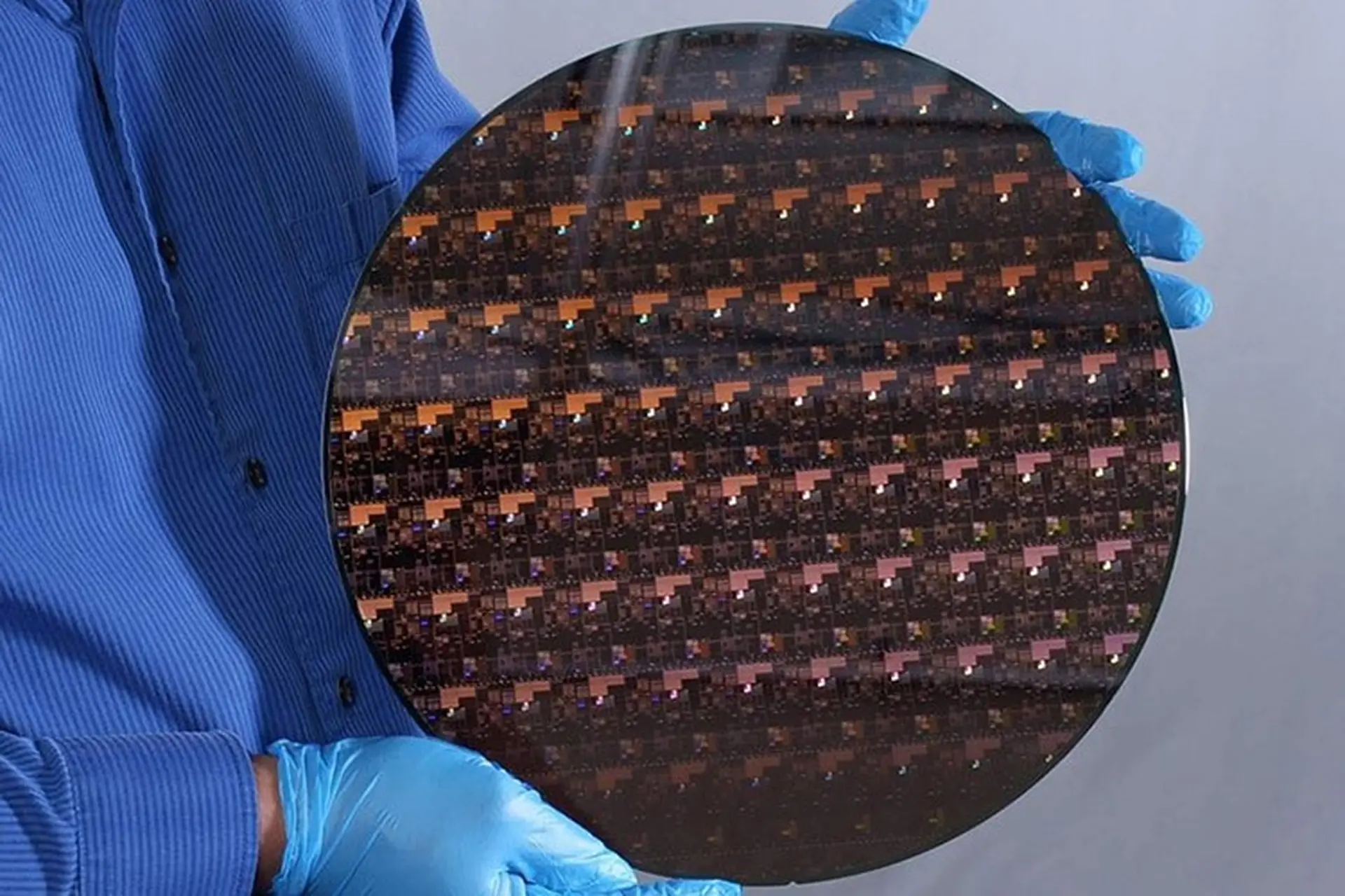 IBM chế tạo thành công chip 2nm nhỏ và mạnh nhất thế giới