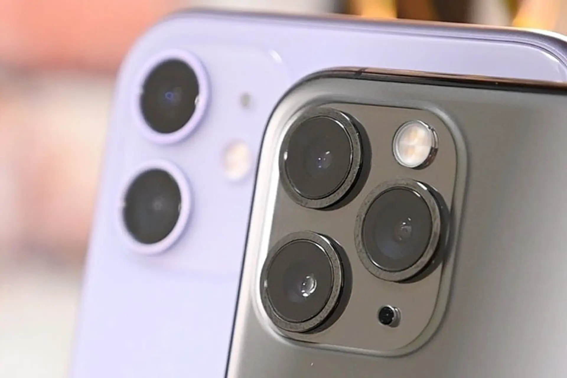 Đơn đặt hàng linh kiện camera iPhone 13 vượt trội so với các đổi thủ Android