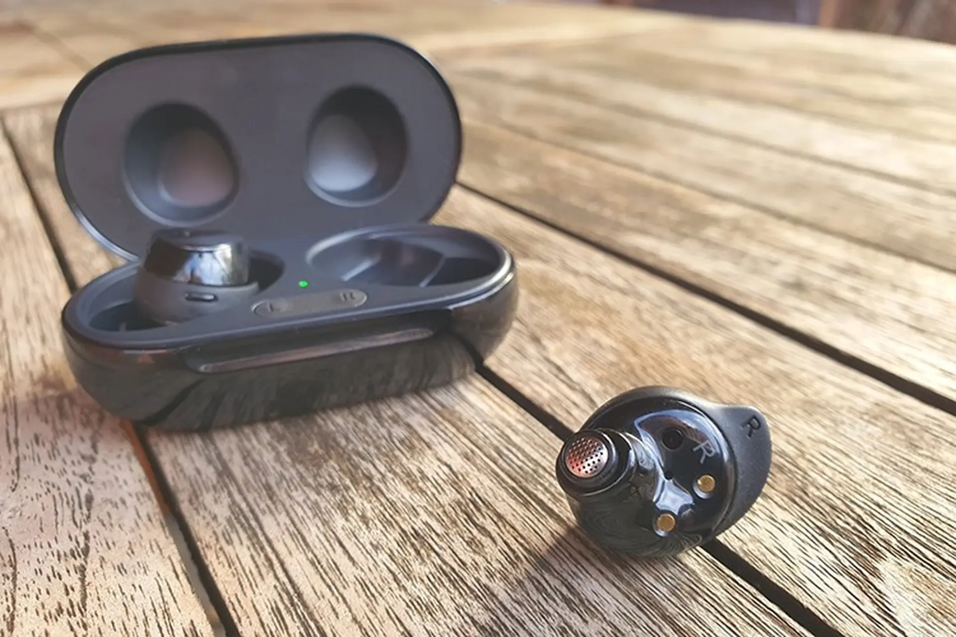 Dung lượng pin Samsung Galaxy Buds 2 được tiết lộ trong chứng nhận FCC