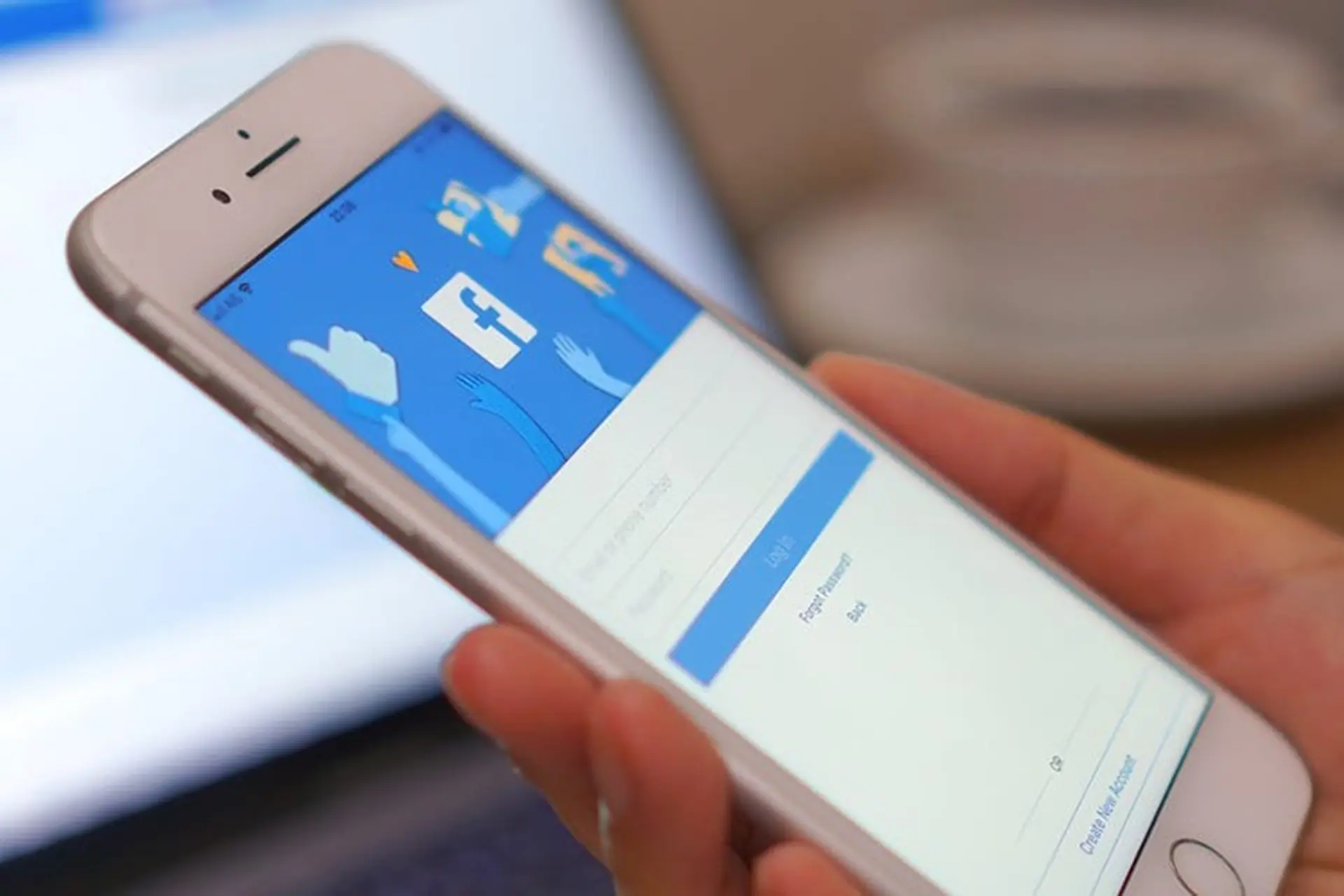 Cách up story có nhạc lên Facebook trên điện thoại Android