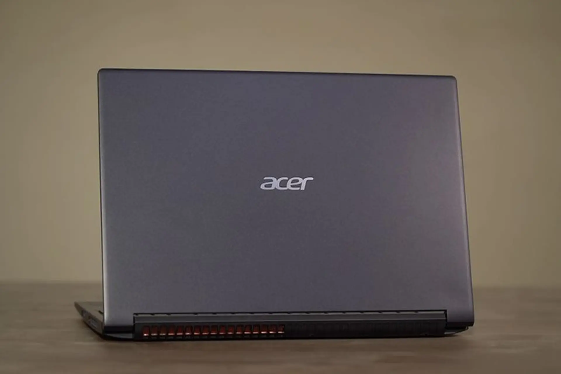 Đánh giá Acer Aspire Gaming A715 42G R4ST: Laptop gaming cho người làm văn phòng