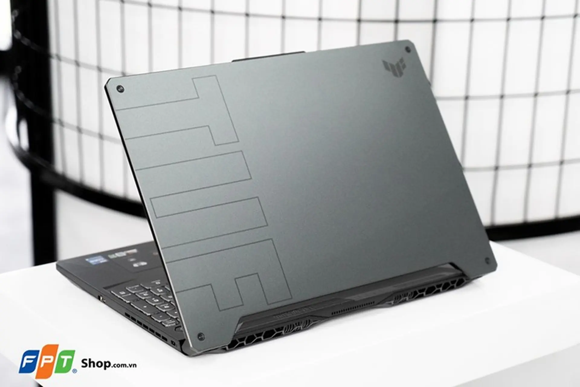 Trên tay ASUS TUF FX506: Laptop gaming RTX 30 series giá rẻ cho học sinh, sinh viên
