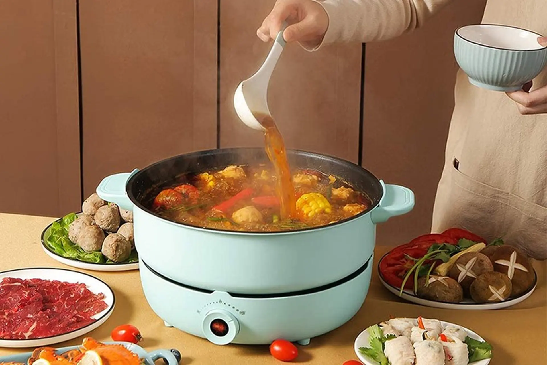 Công suất nồi lẩu điện có hao tổn điện năng không? Mua nồi lẩu điện công suất bao nhiêu là đủ?