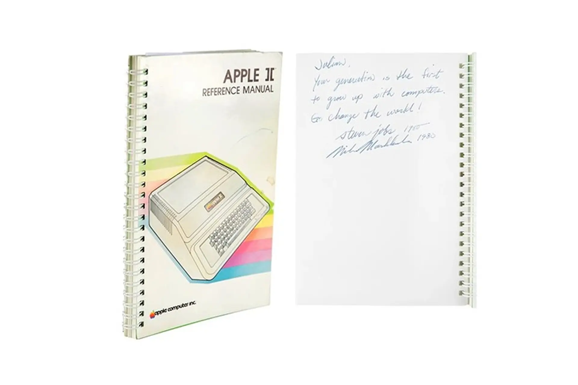 Sách hướng dẫn sử dụng Apple II có chữ ký Steve Jobs được bán với giá gần 18 tỷ đồng