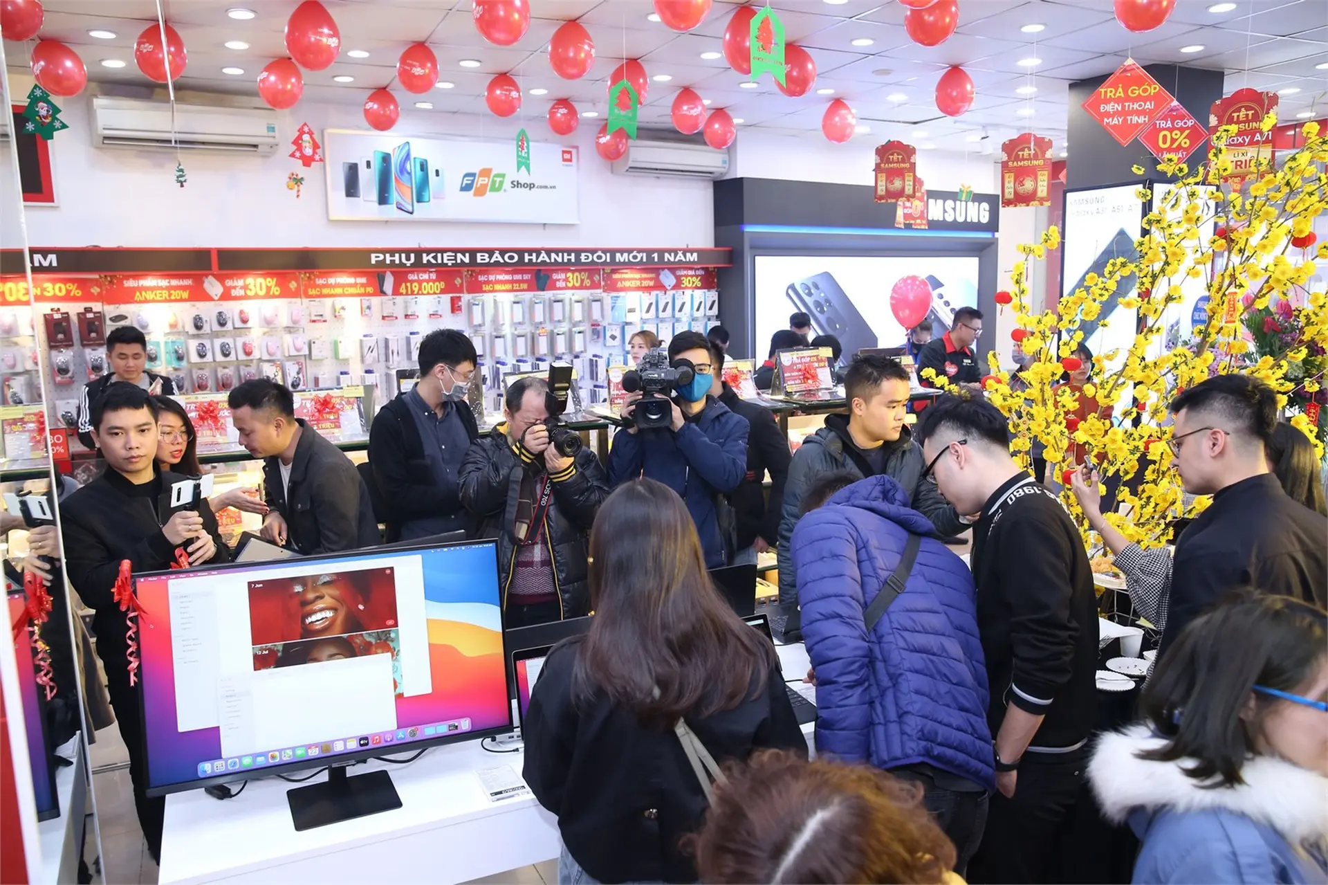 FPT Shop được vinh danh là “nhà bán lẻ tăng trưởng tốt nhất” của Dell, HP và Lenovo