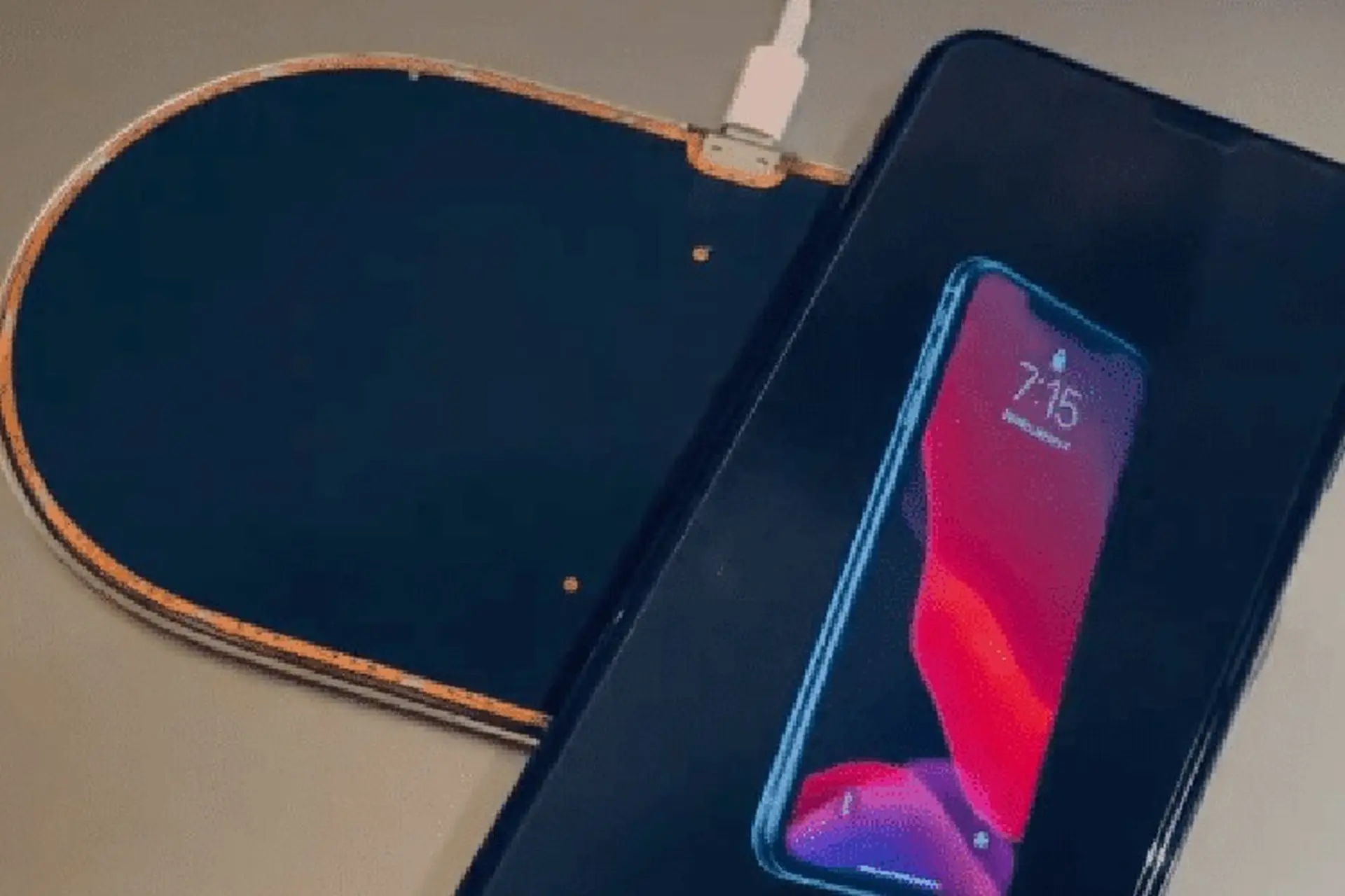 Rò rỉ video nguyên mẫu Apple AirPower đang hoạt động