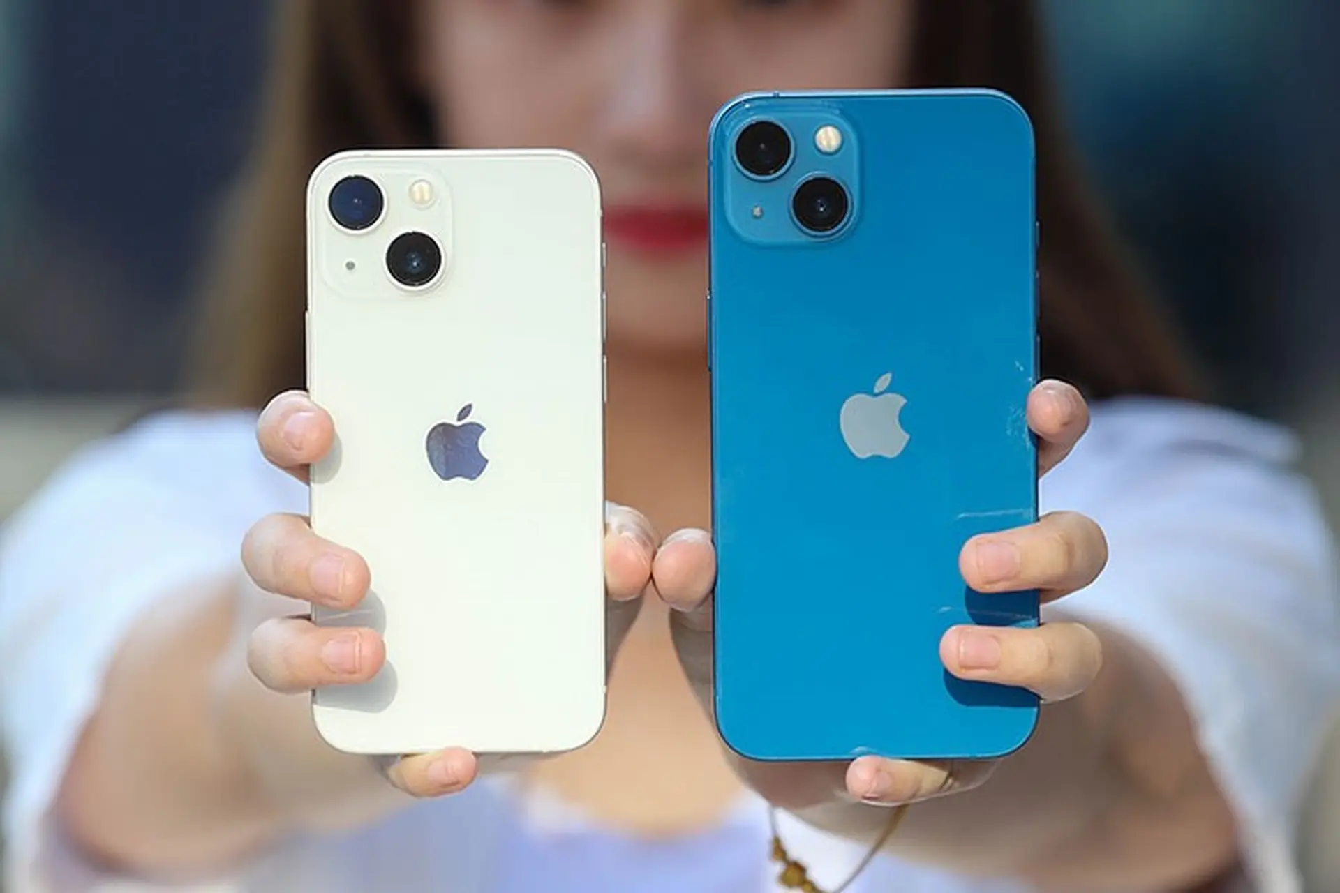 Trên tay iPhone 13 và iPhone 13 mini: Nhiều nâng cấp đáng giá