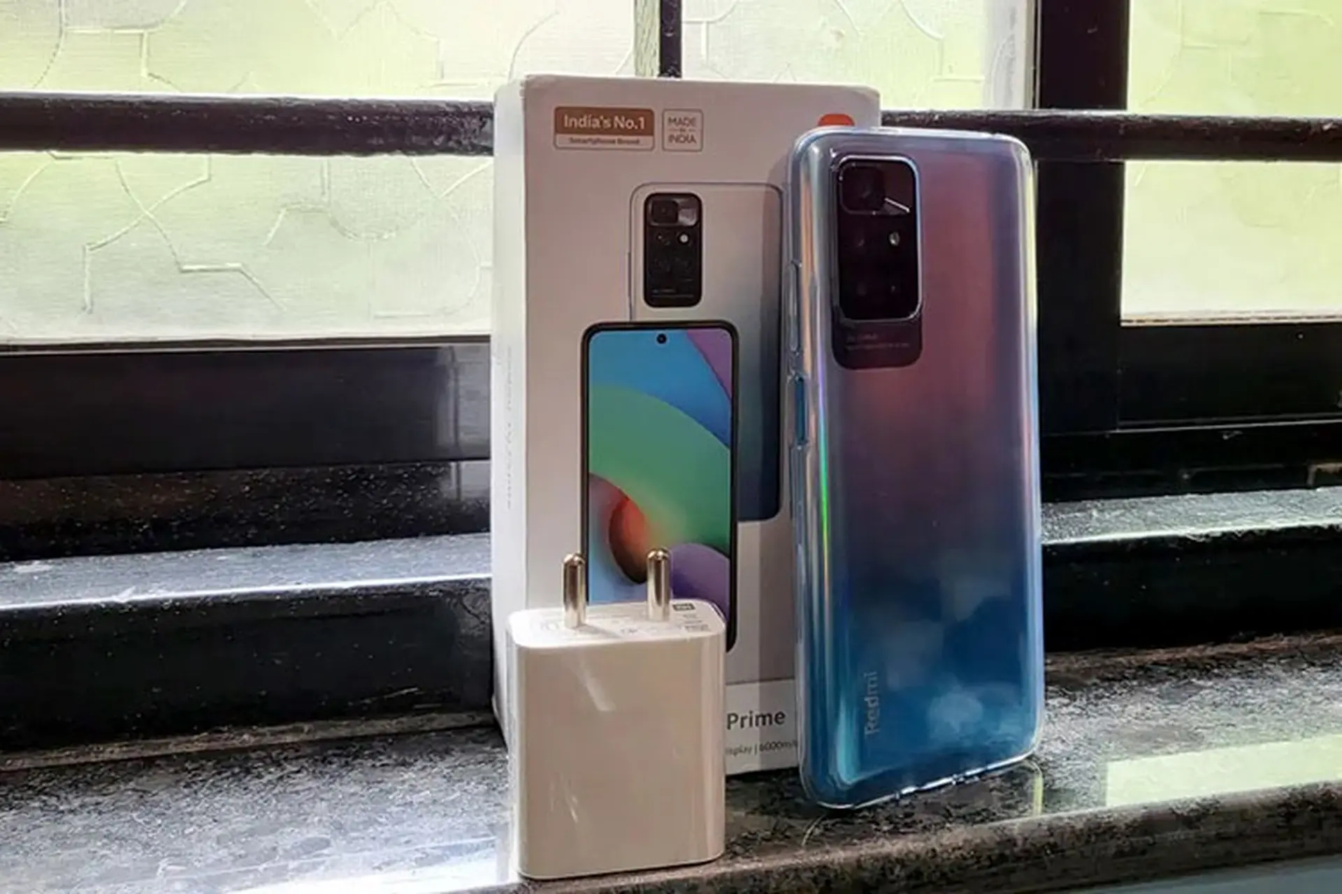 Trên tay Xiaomi Redmi 10 Prime: Đẹp, cấu hình tốt, giá phải chăng