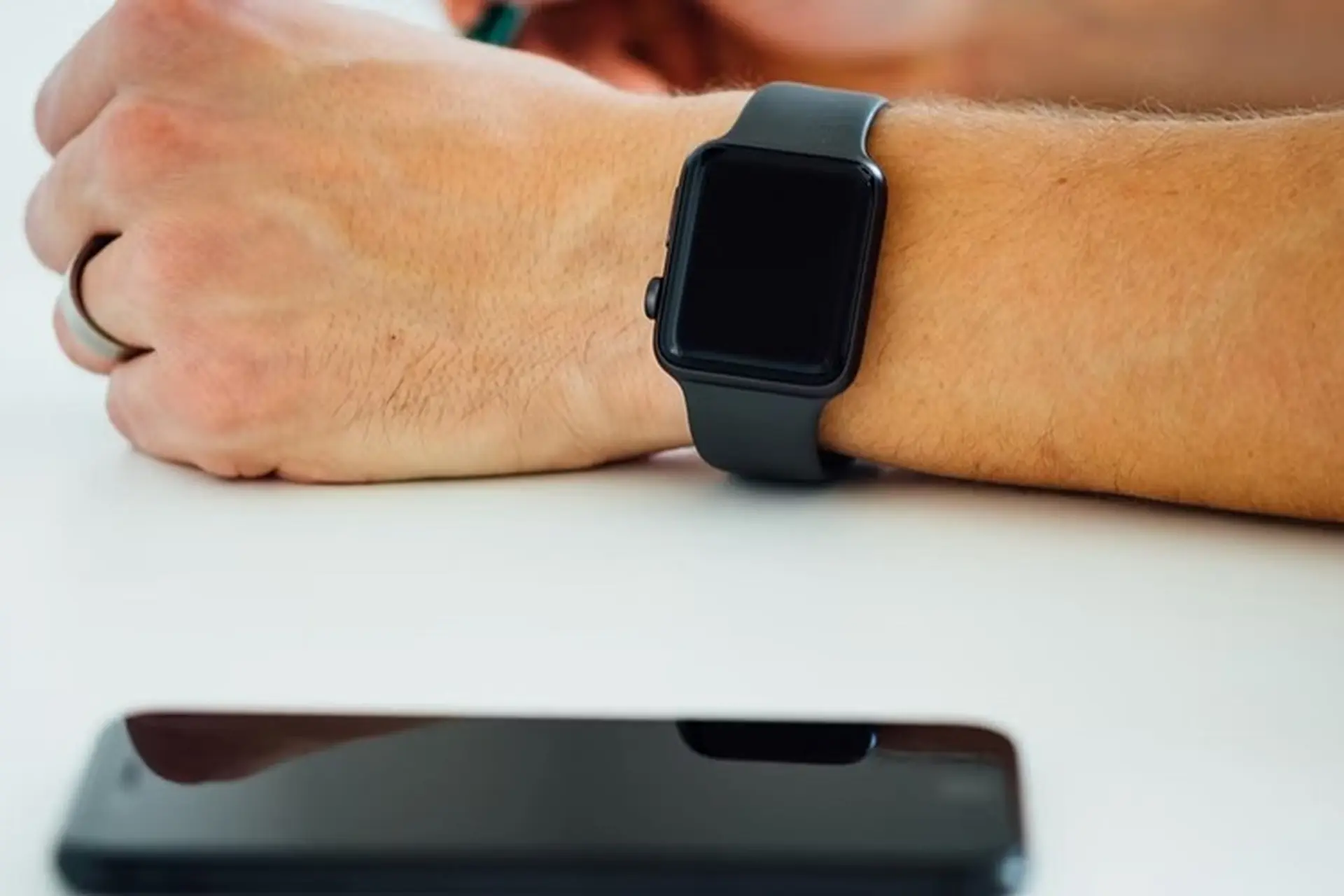 Apple Watch có thể sử dụng với smartphone Android không?