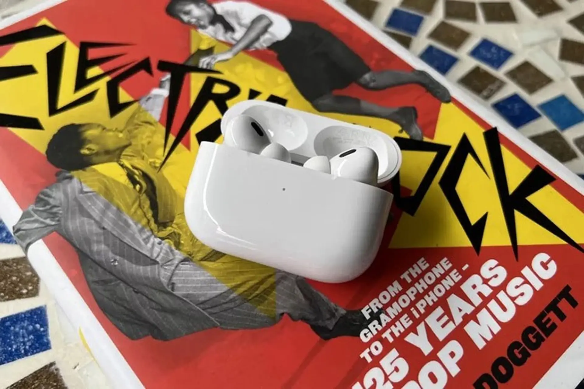 Apple xác nhận Adaptive Transparency không tương thích với AirPods Pro