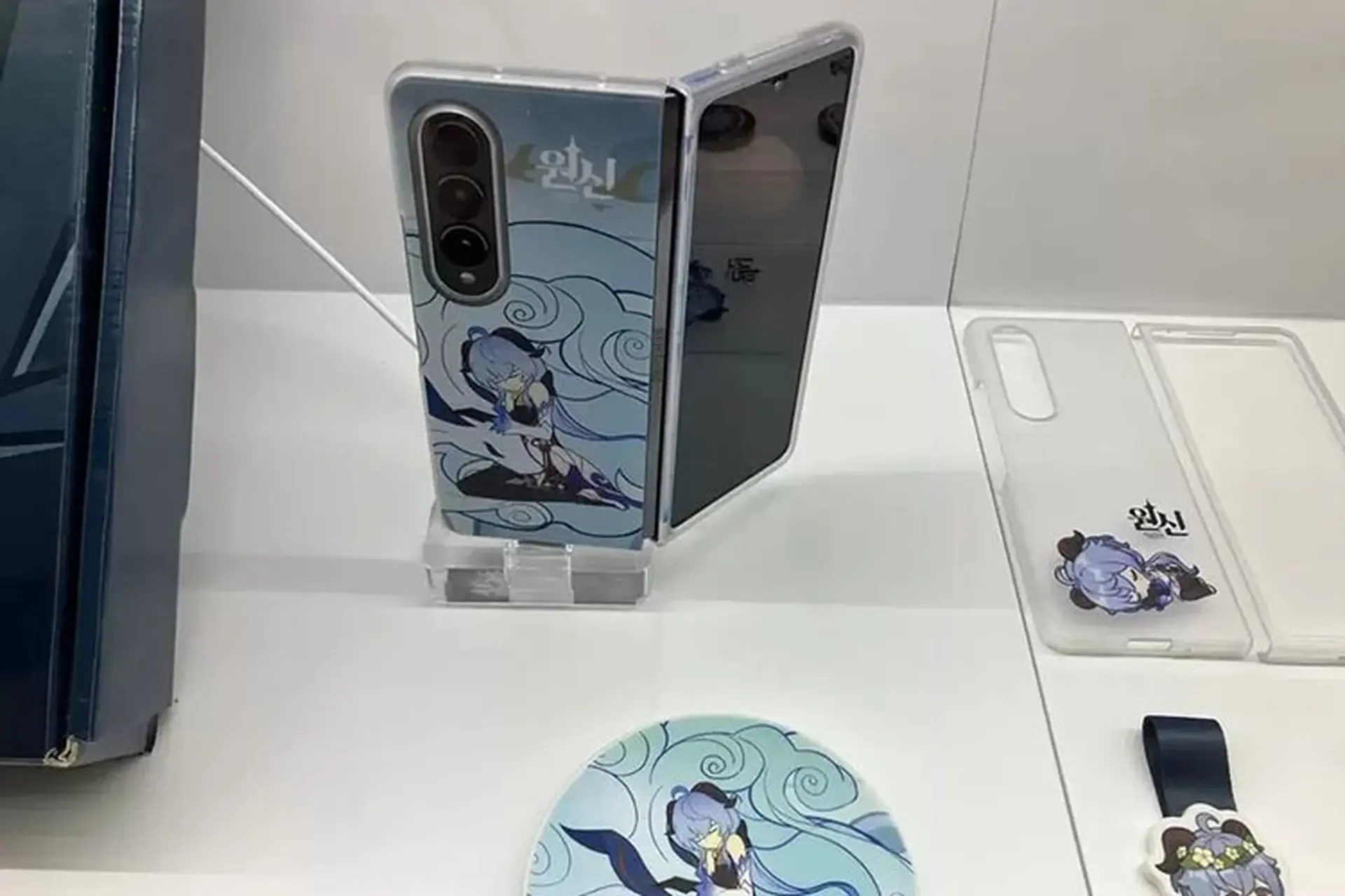 Samsung Galaxy Z Fold 4 Genshin Impact Edition ra mắt với thiết kế ấn tượng