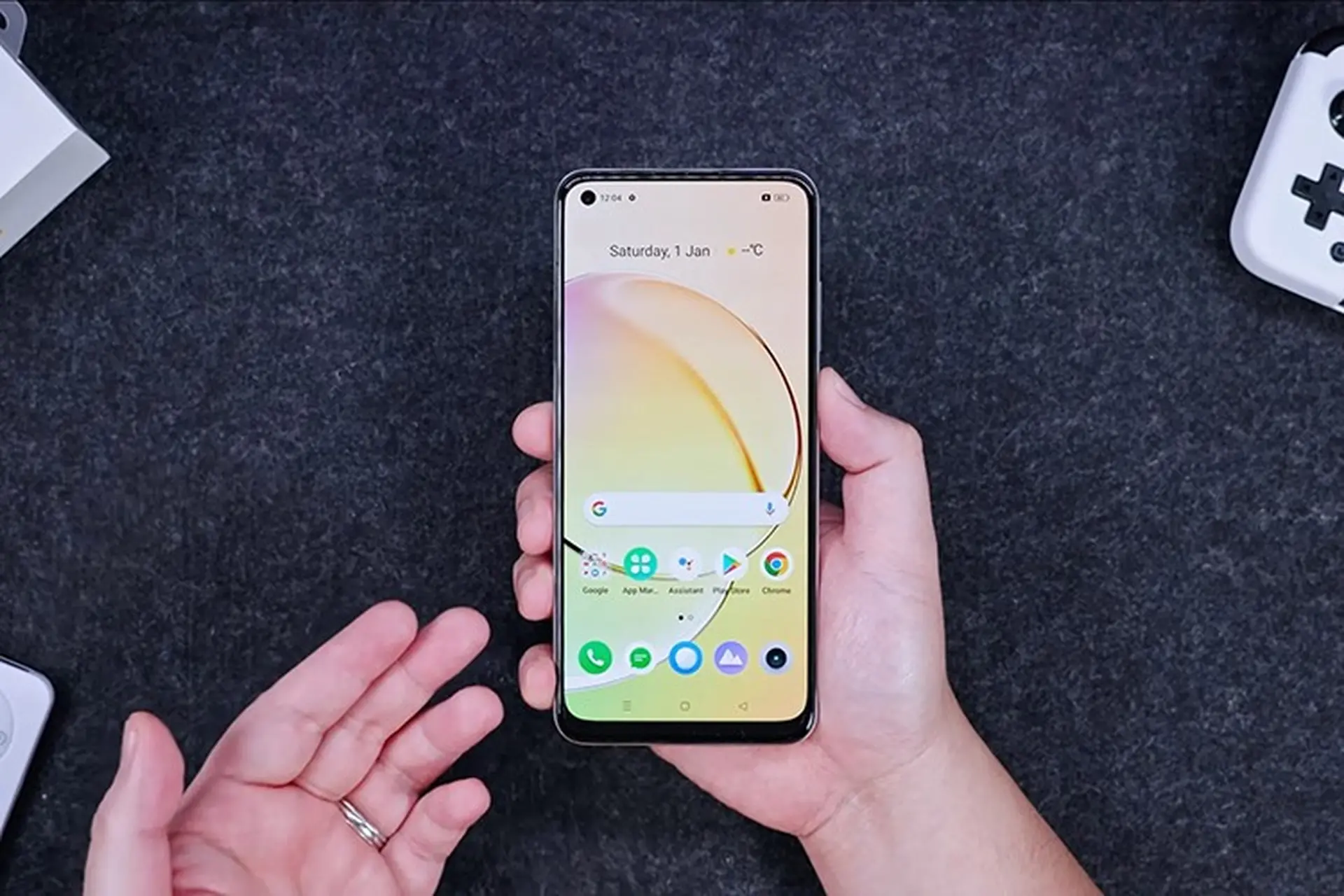 Realme 10 bất ngờ lộ ảnh mở hộp trước khi ra mắt vào ngày 9 tháng 11