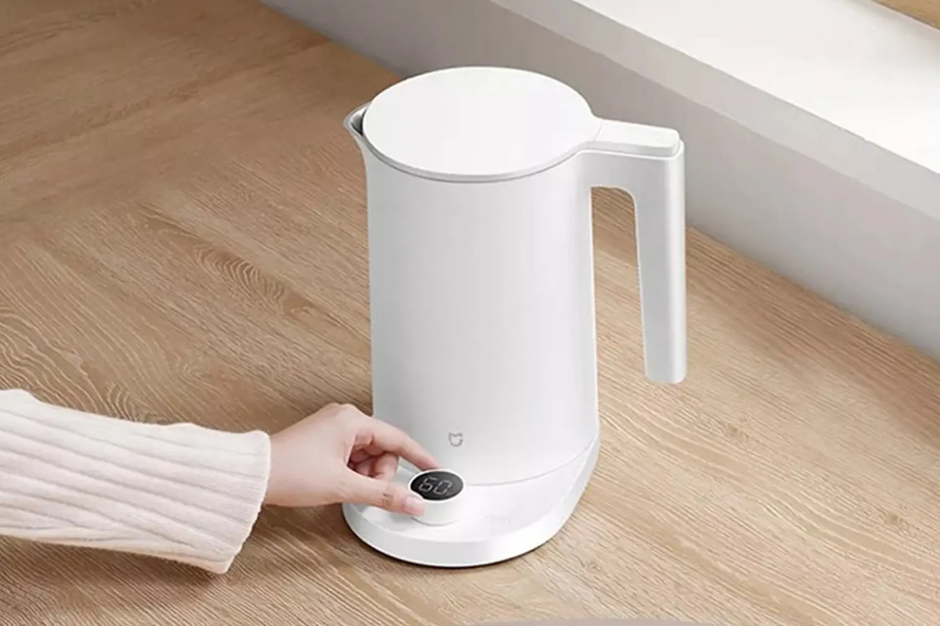 Xiaomi ra mắt bình đun nước siêu tốc với dung tích 1.7L và có màn hình LED
