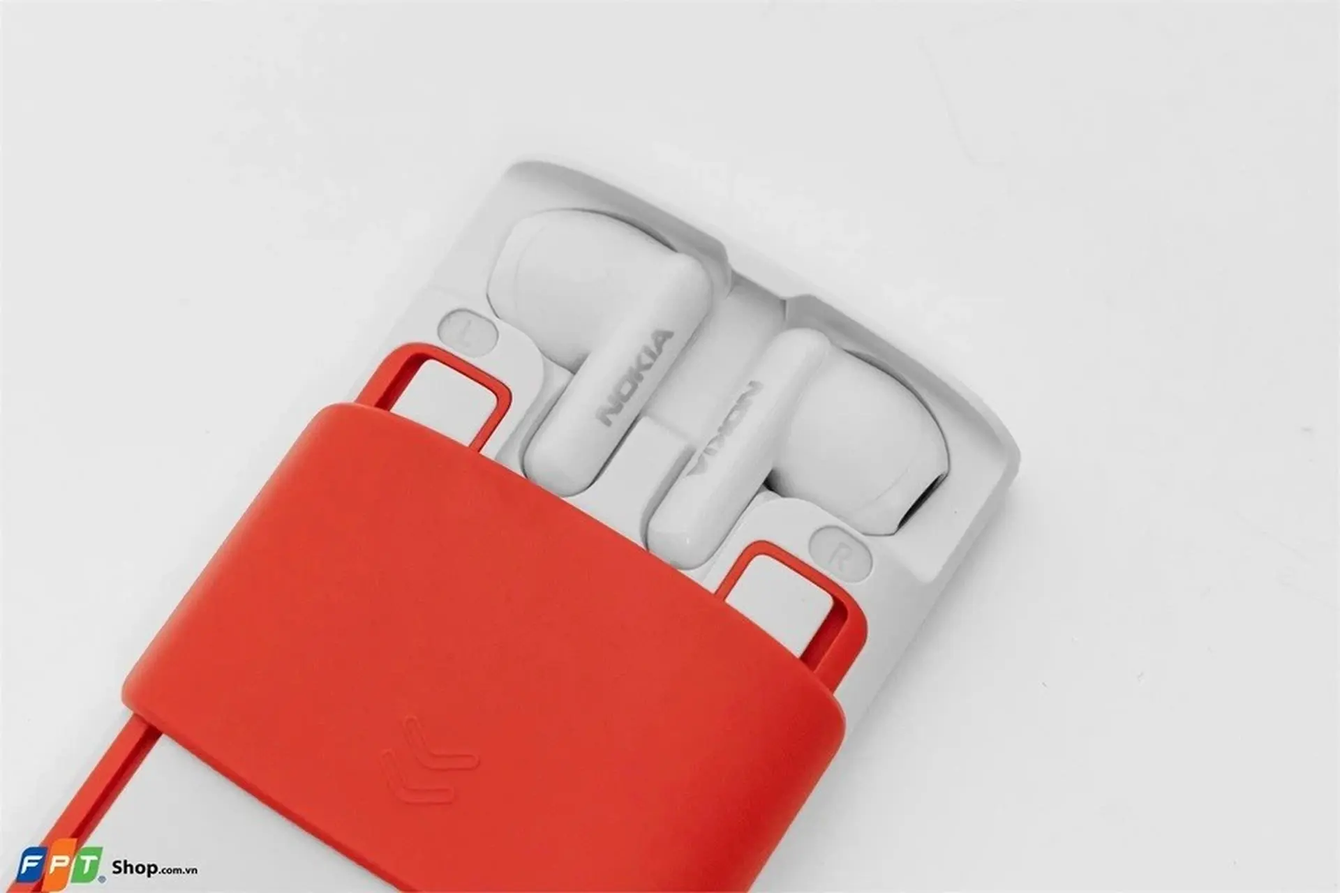 Đánh giá Nokia 5710 XpressAudio: Chút hiện đại gói trong nét hoài cổ