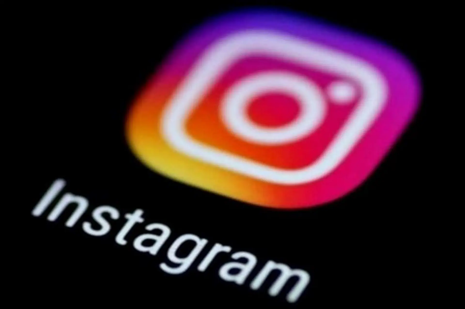 Instagram tung ra các tính năng mới giúp tăng khả năng kết nối, chia sẻ với bạn bè