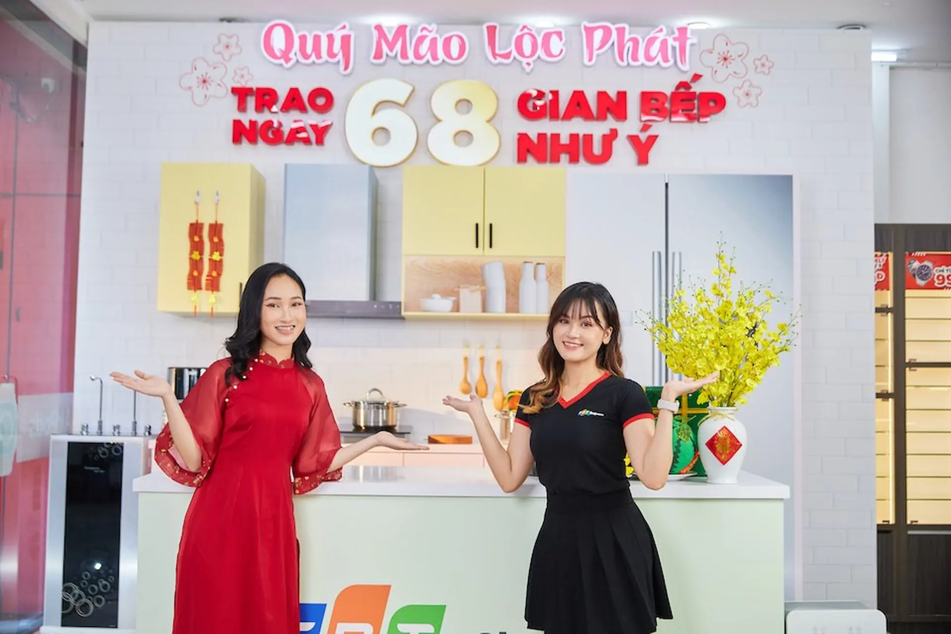 FPT Shop chúc mừng 13 khách hàng trúng thưởng chương trình “Trao ngay 68 Gian bếp Như Ý” đợt 1