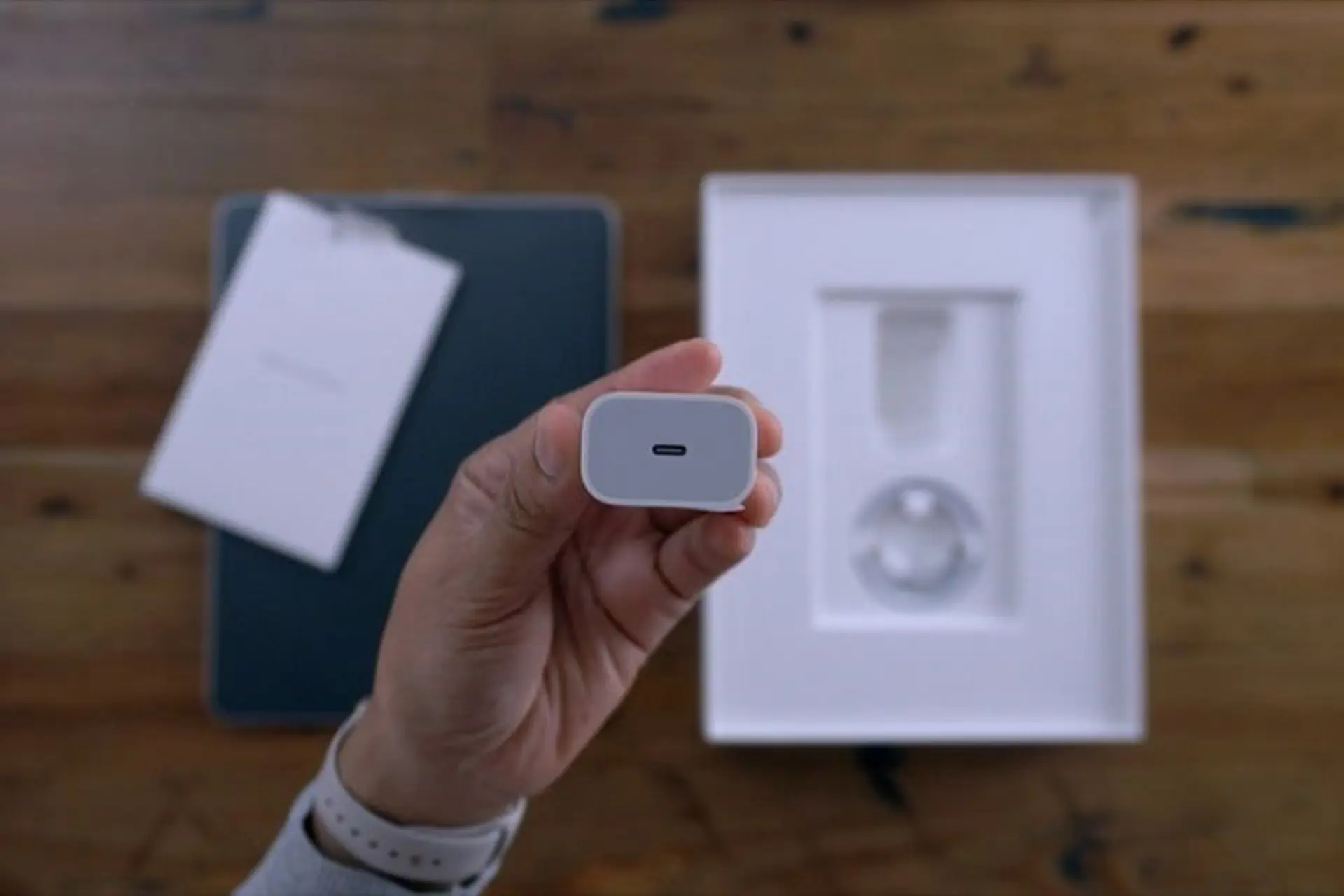 Top củ sạc cho tai nghe Bluetooth - sạc AirPods an toàn