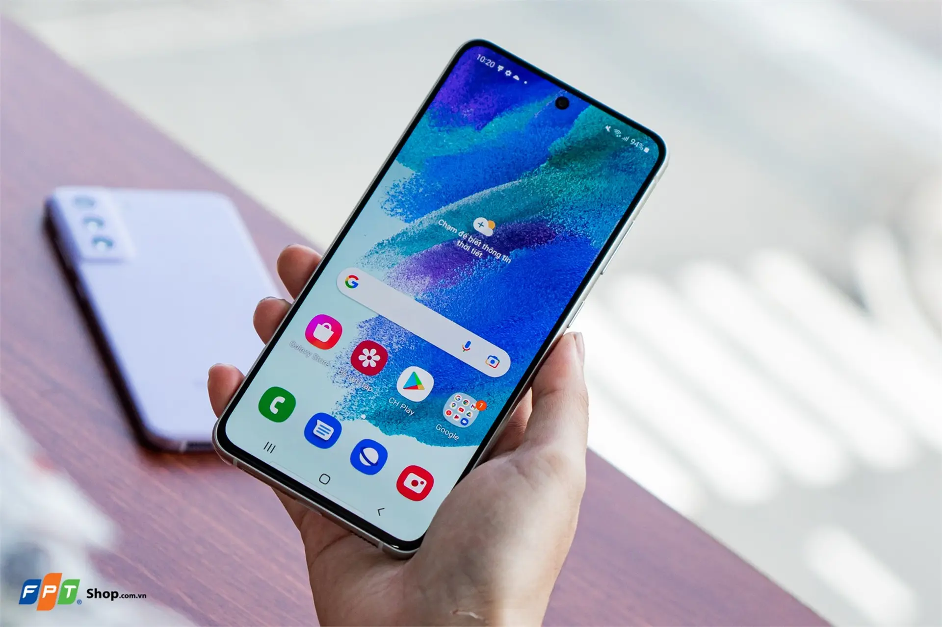 So sánh Samsung Galaxy S21 FE và Galaxy S21+: Nên mua điện thoại nào?
