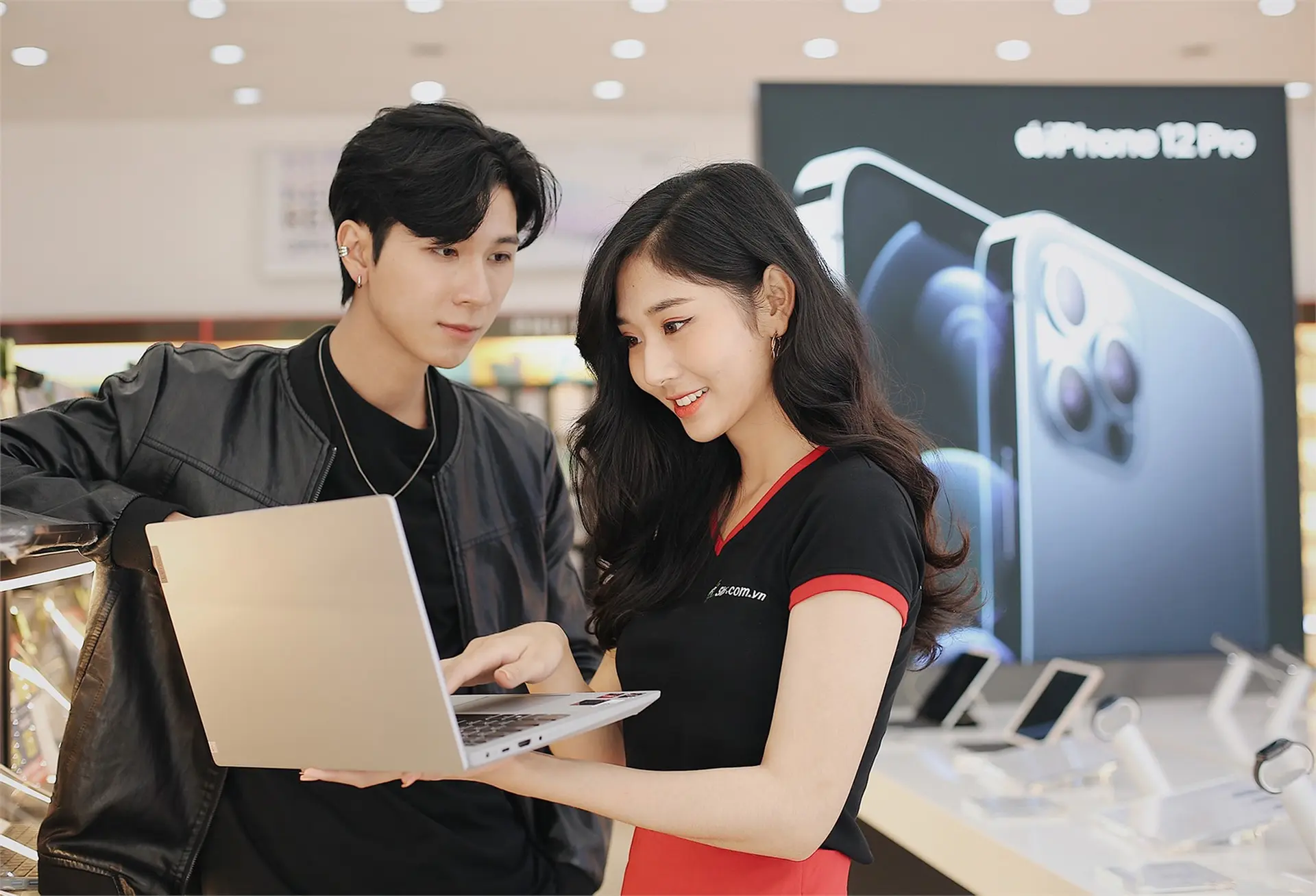 Thu cũ đổi mới laptop, FPT Shop thu mua đến 50% giá máy