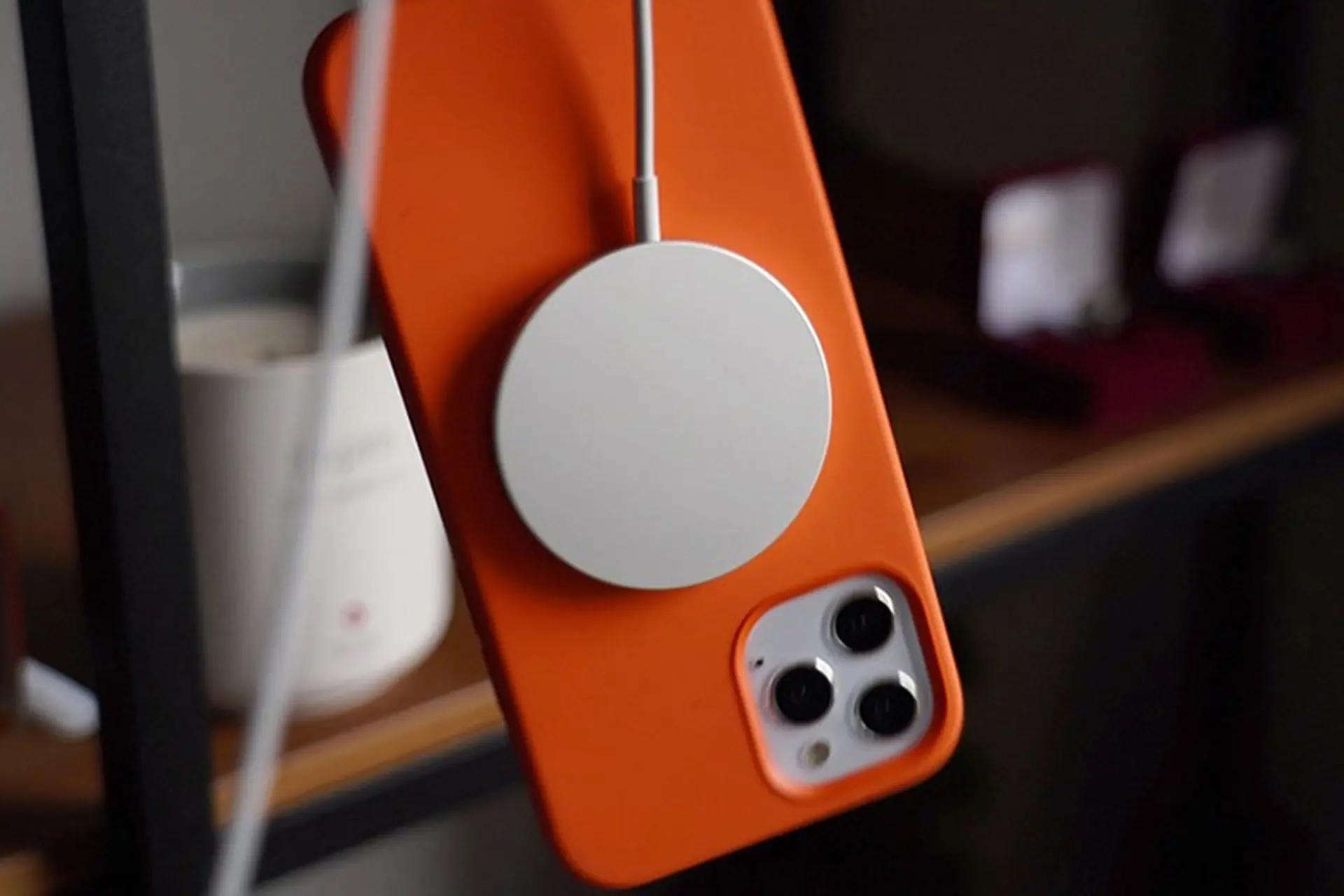 Sạc MagSafe cho iPhone: Khi phụ kiện nâng tầm phong cách sống
