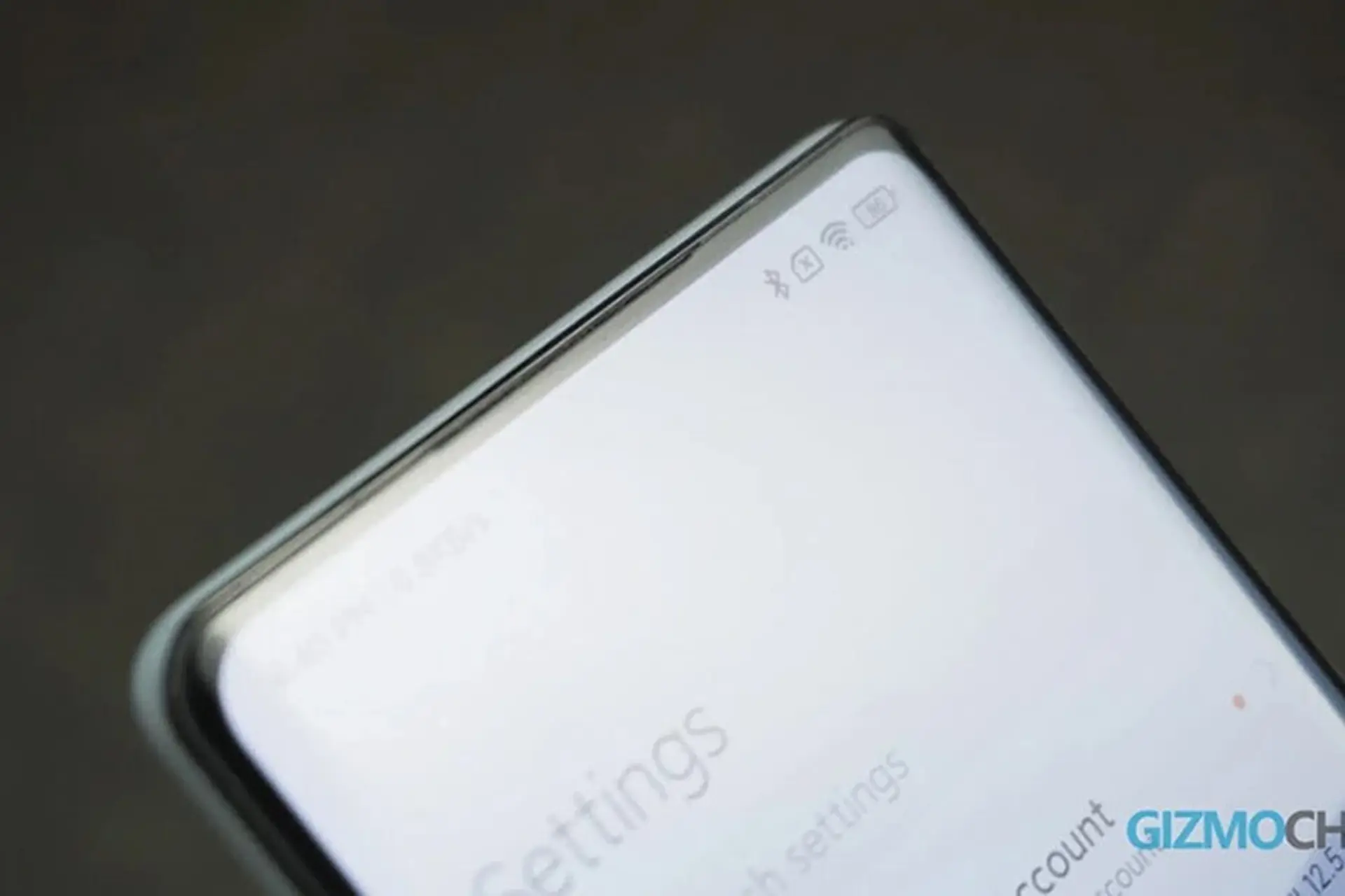 Xiaomi có thể sớm ra mắt camera selfie dưới màn hình với độ phân giải cao hơn 20MP