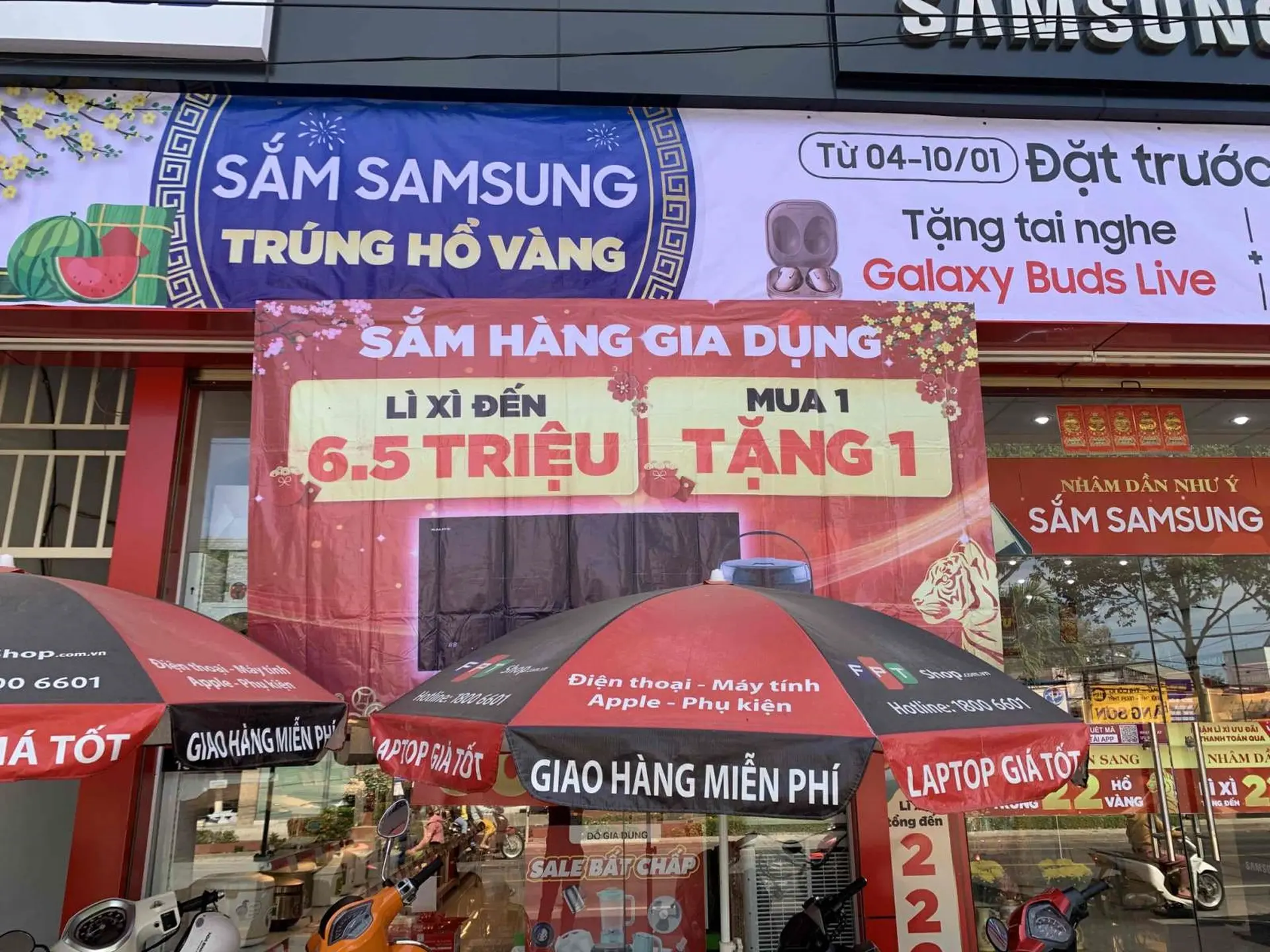 Mừng khai trương, gia dụng lì xì đến 6,5 triệu và mua 1 tặng 1