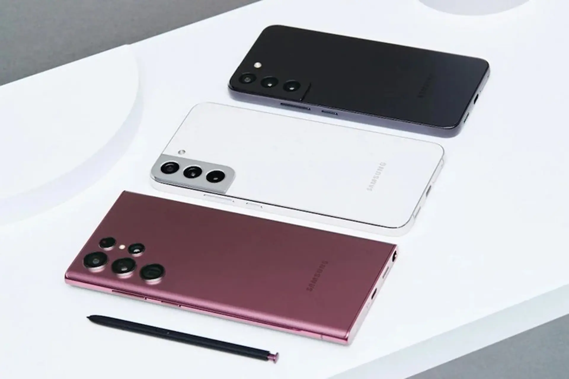 So sánh Samsung Galaxy S22, S22 Plus và S22 Ultra: Sự khác biệt là gì, bạn nên chọn điện thoại nào?