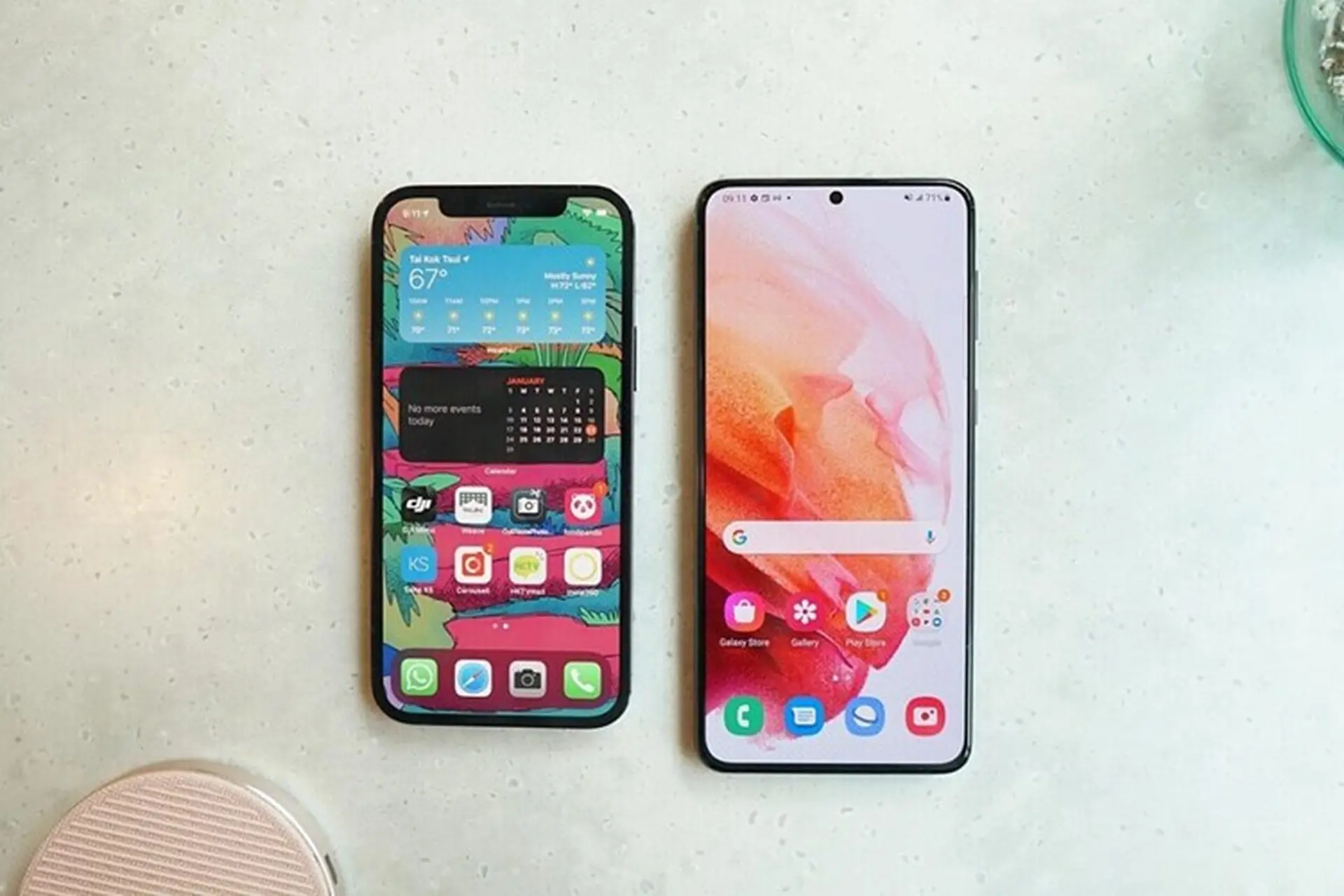 Nên mua Samsung Galaxy S22 Plus hay iPhone 12 Pro để sử dụng lâu dài?