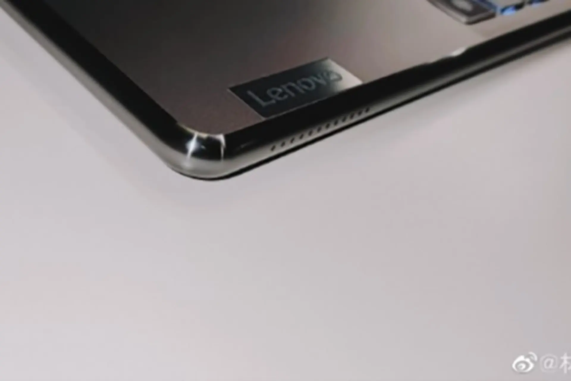 Lenovo Yoga 9i lộ ảnh thực tế và đây là những gì bạn cần biết về laptop này
