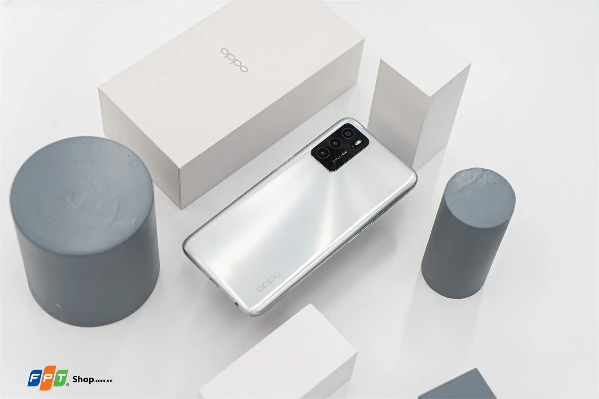 Mở hộp OPPO A16: Thiết kế sang trọng, 3 camera AI, giá chỉ 3.99 triệu đồng