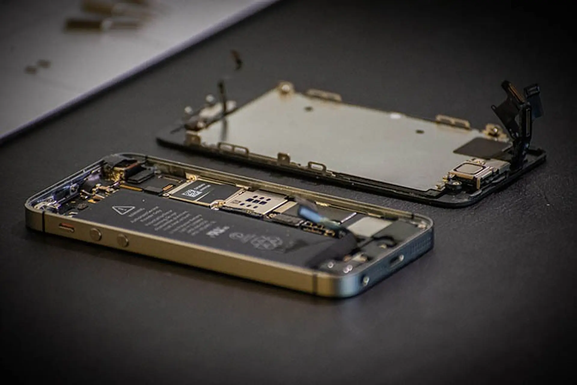 iPhone bị ăn cắp hay báo mất sẽ không được sửa chữa tại Apple Store