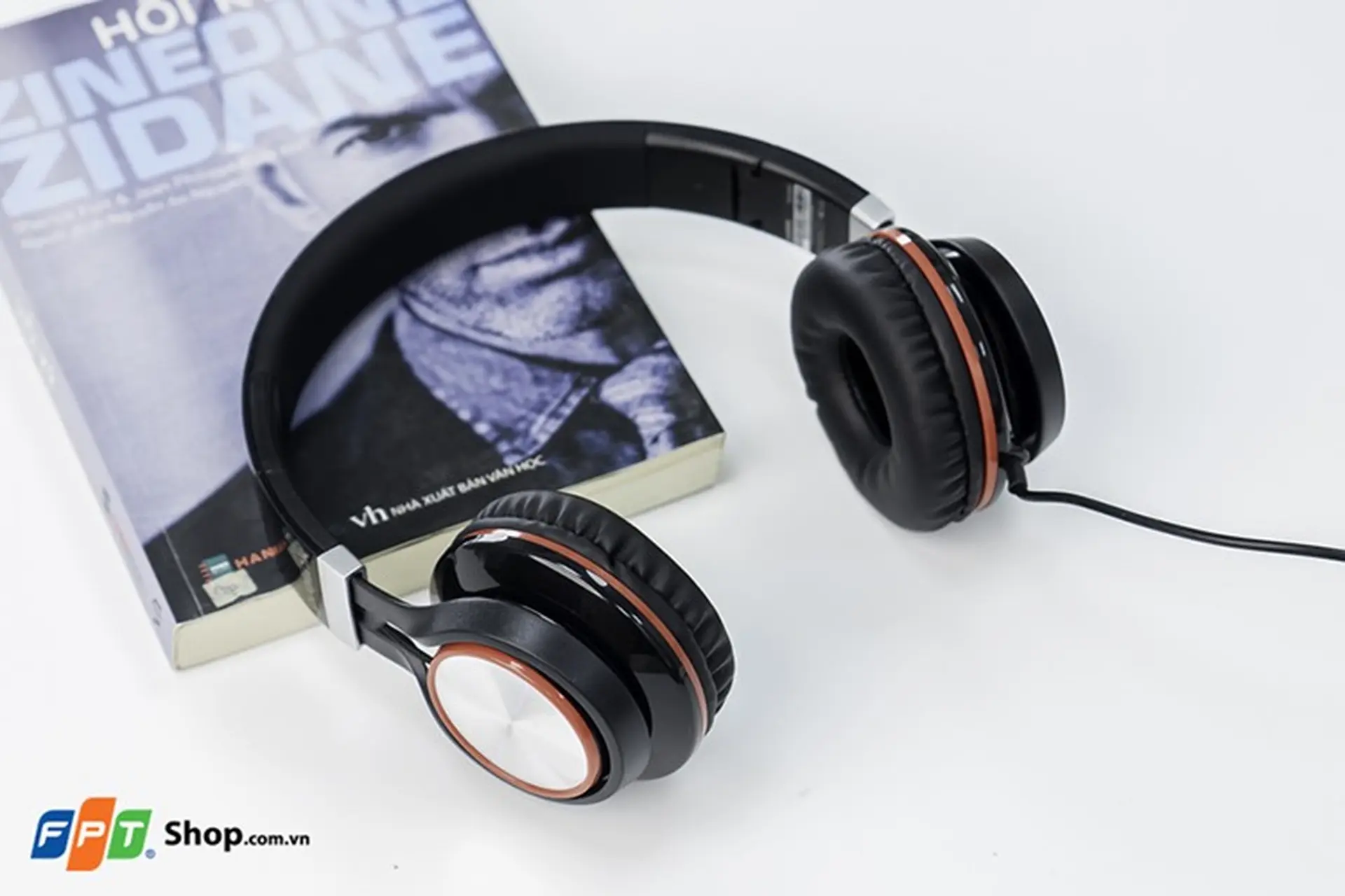 Đánh giá Prolink PHC1002E – Chiếc tai nghe on-ear giá mềm, âm chất