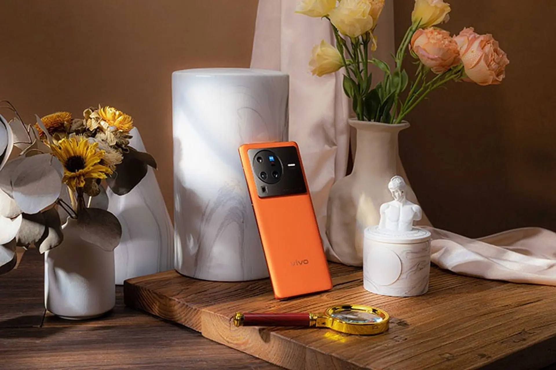 Trên tay vivo X80 Pro: Hai phiên bản chip, camera khủng, sạc 80W