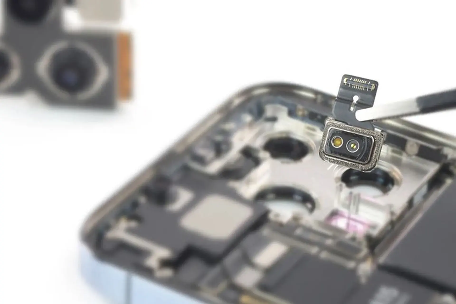 Apple yêu cầu Foxconn tuyển dụng sớm công nhân lắp ráp iPhone 14