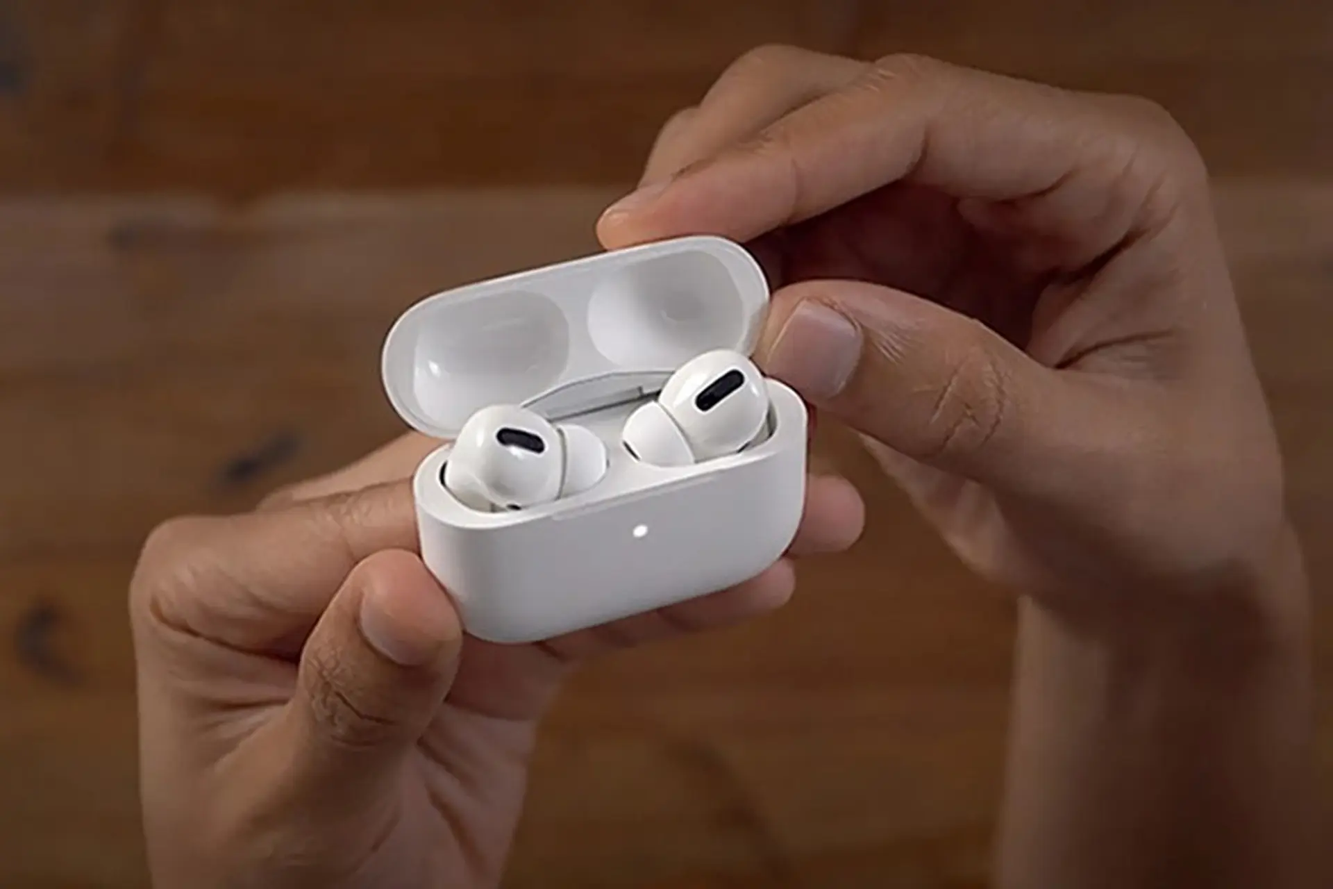 Chân dung tai nghe AirPods Pro 2 qua loạt tin rò rỉ mới nhất