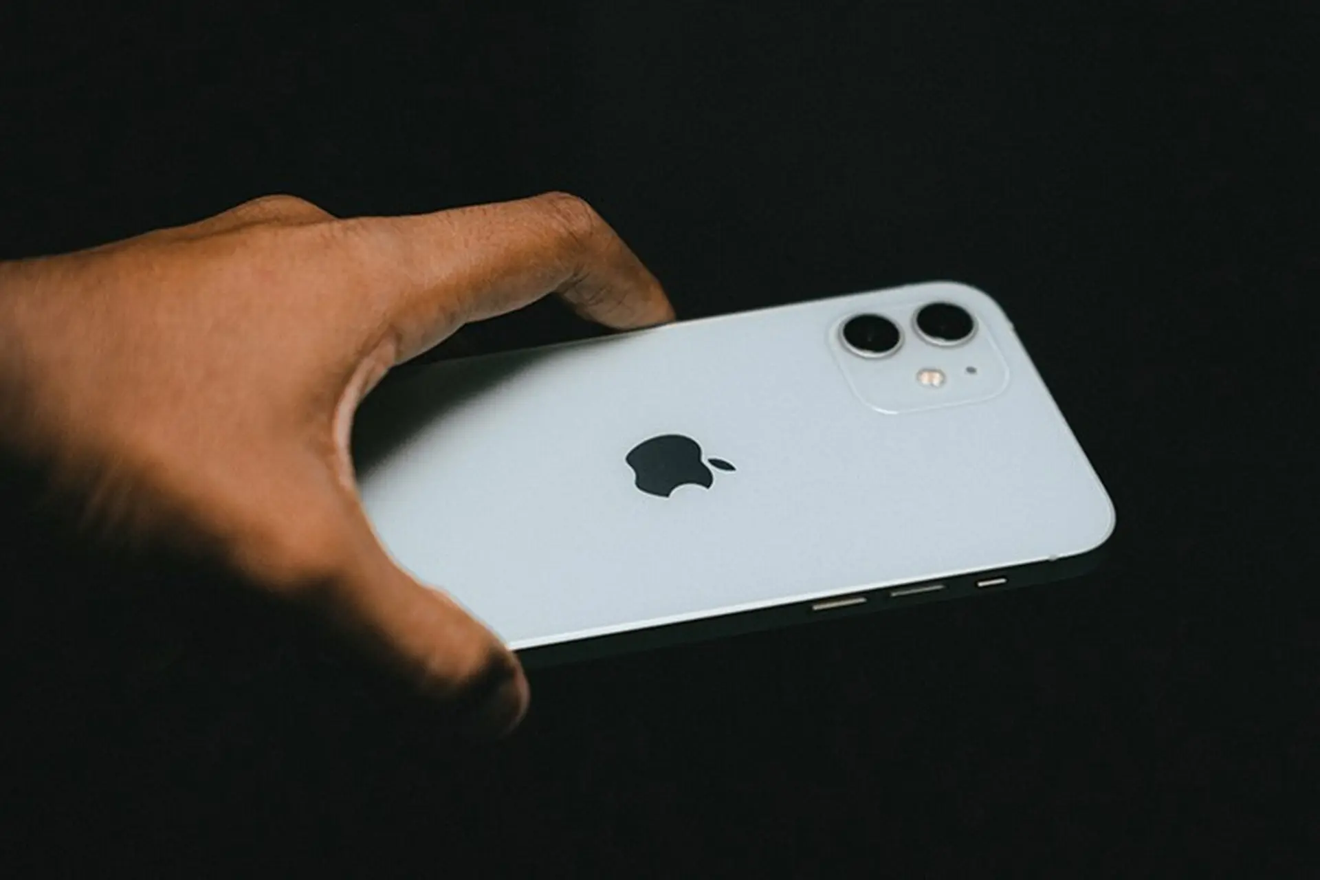 Apple chiếm hơn 60% thị trường cao cấp trong Q/2022 nhờ dòng iPhone 13