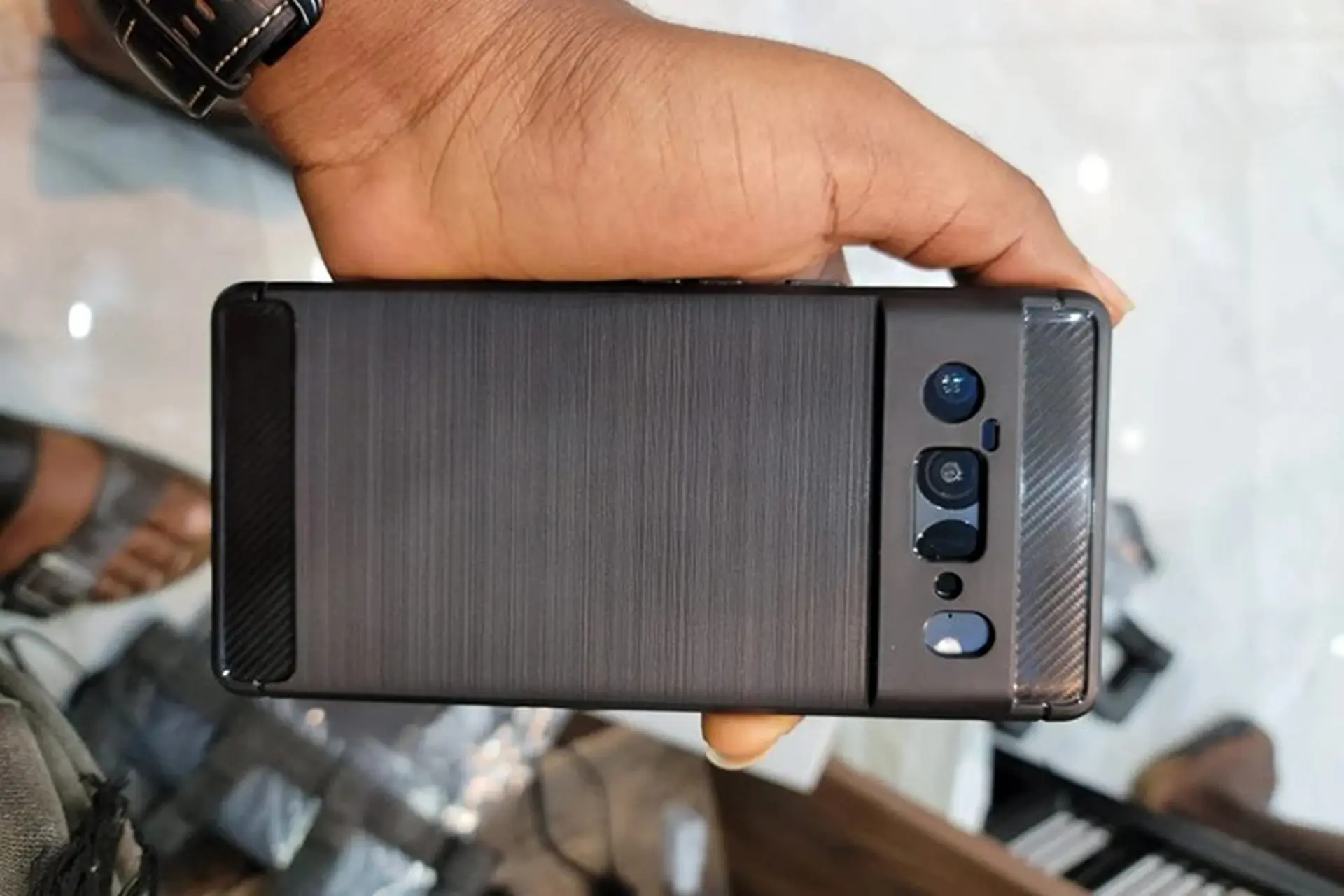 Thiết kế Google Pixel 7 Pro bị rò rỉ với cụm camera độc, lạ