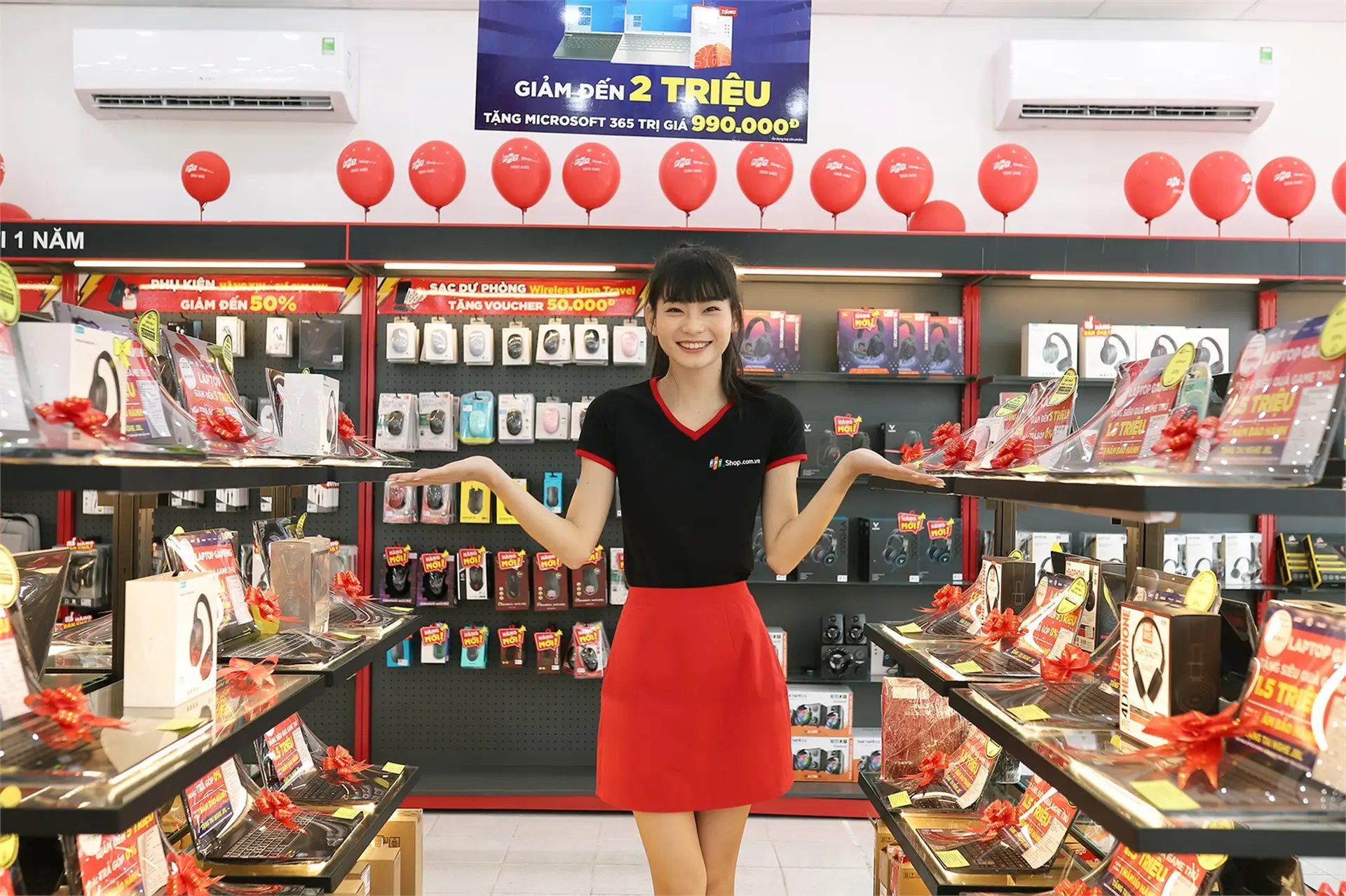 Tân sinh viên nhận ưu đãi đến 30% và bảo hành đến 3 năm khi mua laptop, máy tính bảng tại FPT Shop