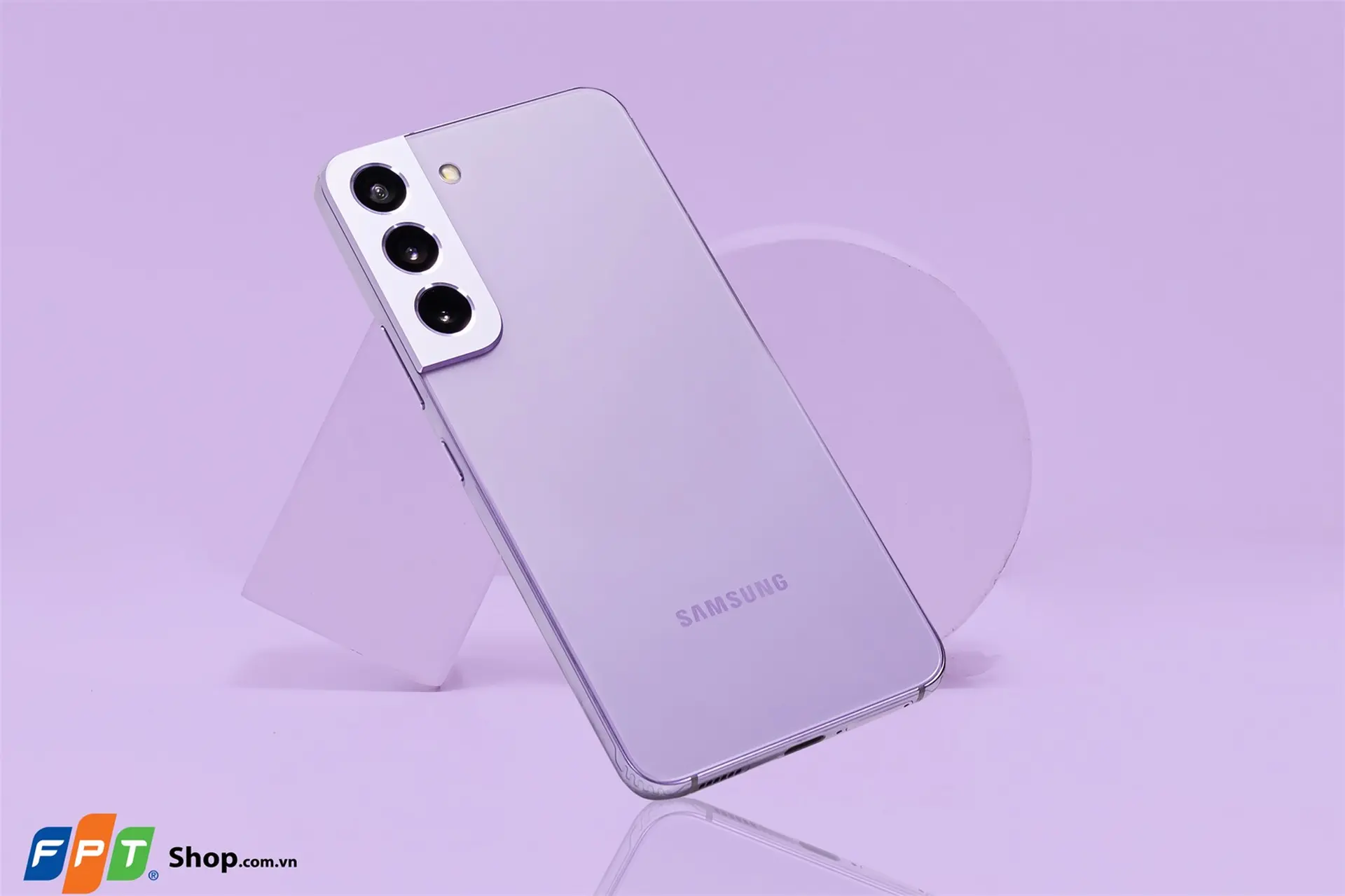 Trên tay Samsung Galaxy S22 Tím Bora: Thời thượng, cuốn hút, đẹp xuất sắc