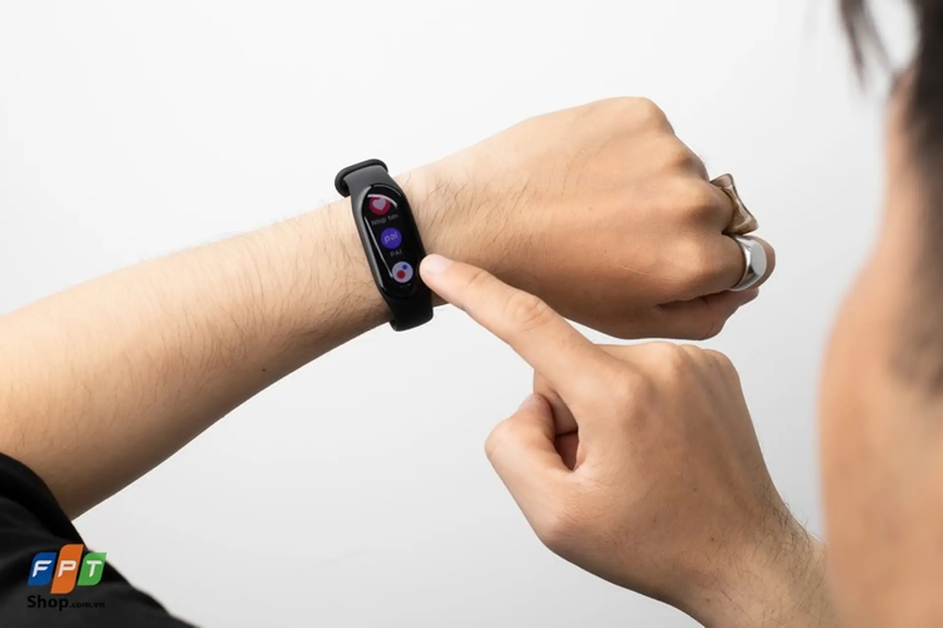 Liệu Xiaomi Mi Band 7 có phải vòng đeo tay đáng mua nhất dịp Hè 2022