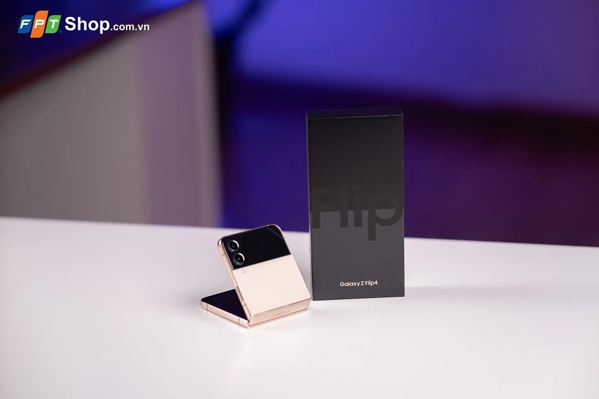 Có nên mua Galaxy Z Flip4 không? Smartphone gập nhỏ gọn, thời trang và cực kì mạnh mẽ