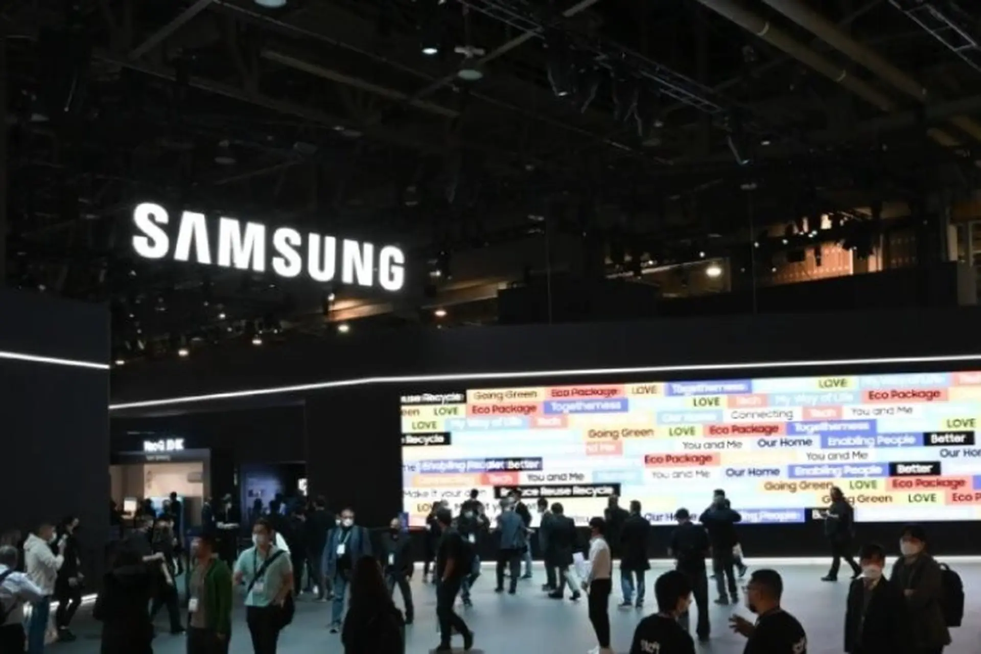 Samsung được báo cáo cắt giảm sản lượng do nhu cầu toàn cầu chậm lại