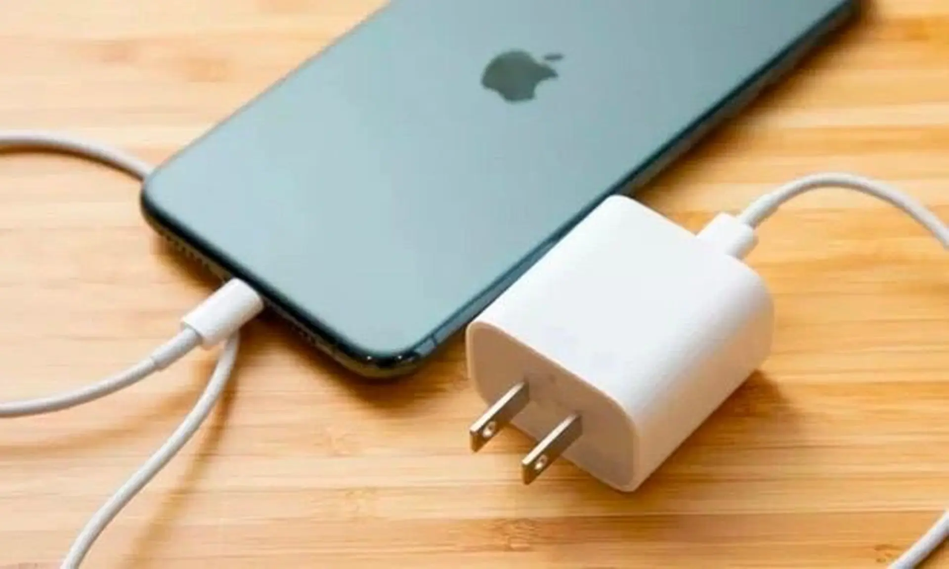 Dòng iPhone mới sẽ có sạc 30W, nhưng chỉ áp dụng cho dòng Pro trở lên?