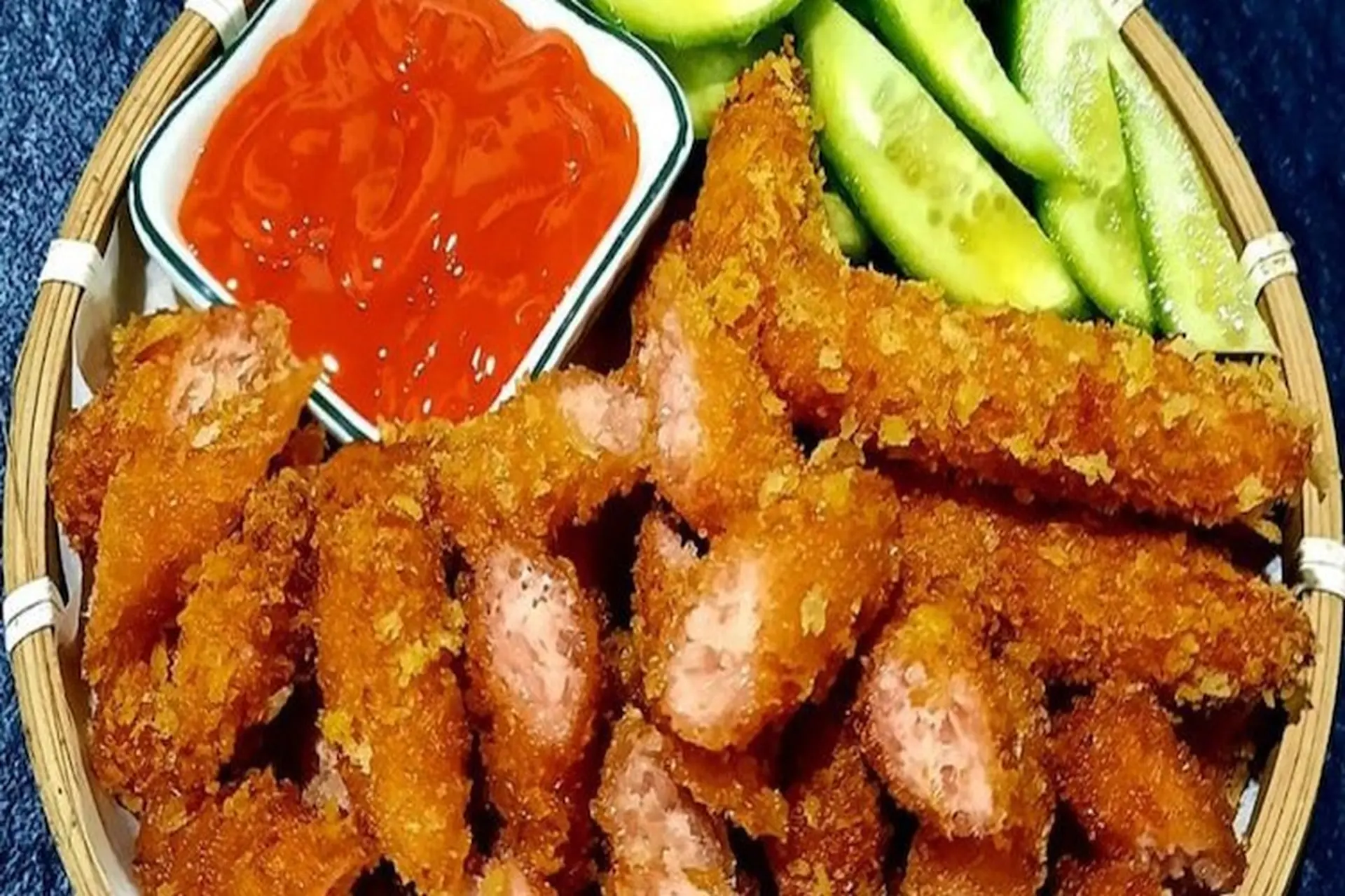 Nem chua rán bao nhiêu calo? Bí kíp làm nem chua rán không béo nhâm nhi tại nhà