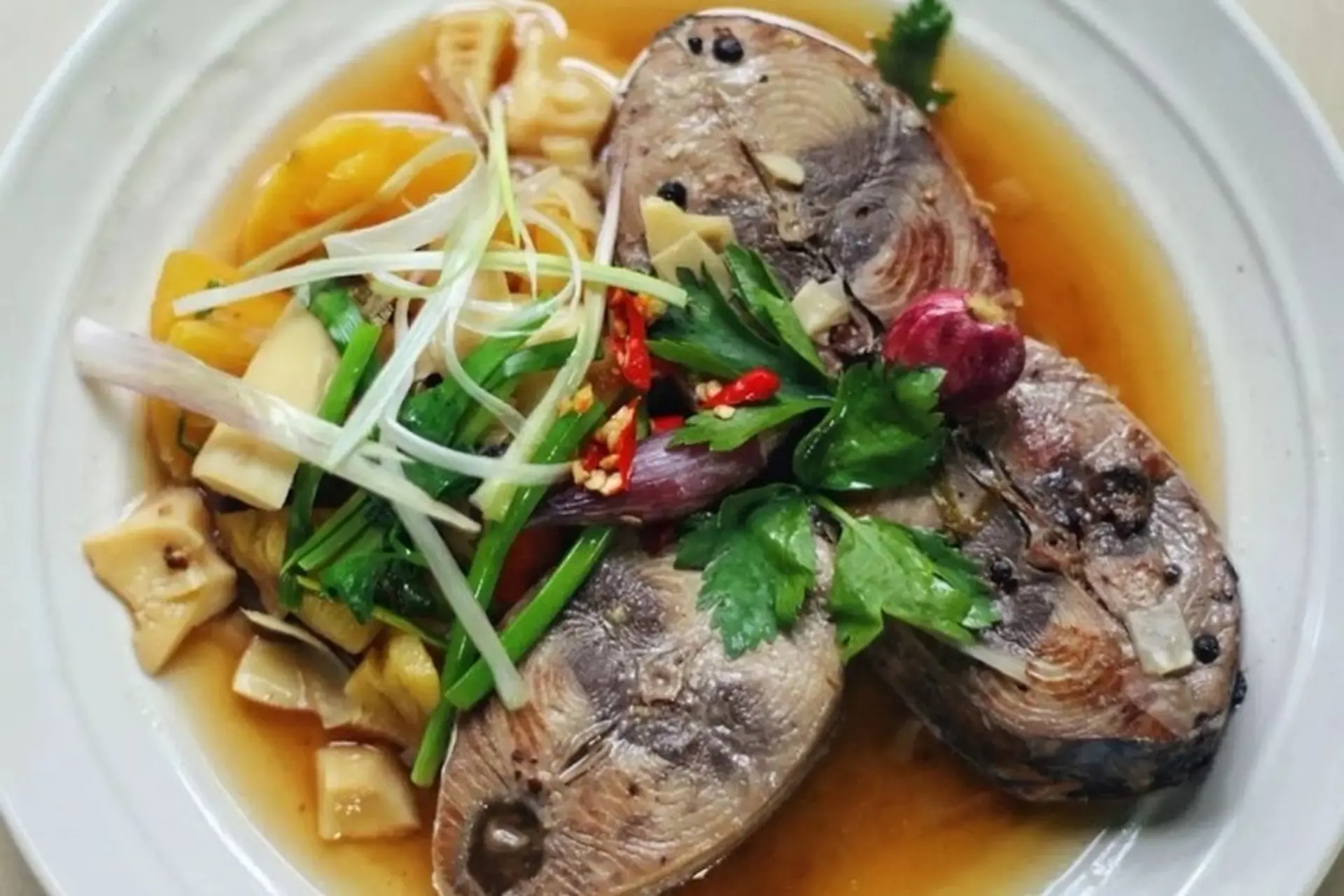 Cách chế biến cá ngừ kho thơm đậm vị kiểu miền Trung siêu hấp dẫn, dễ thực hiện