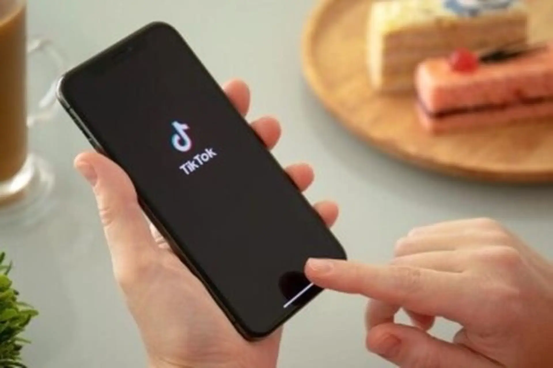 Hướng dẫn bạn cách gửi video TikTok qua Zalo mà không cần tải về máy