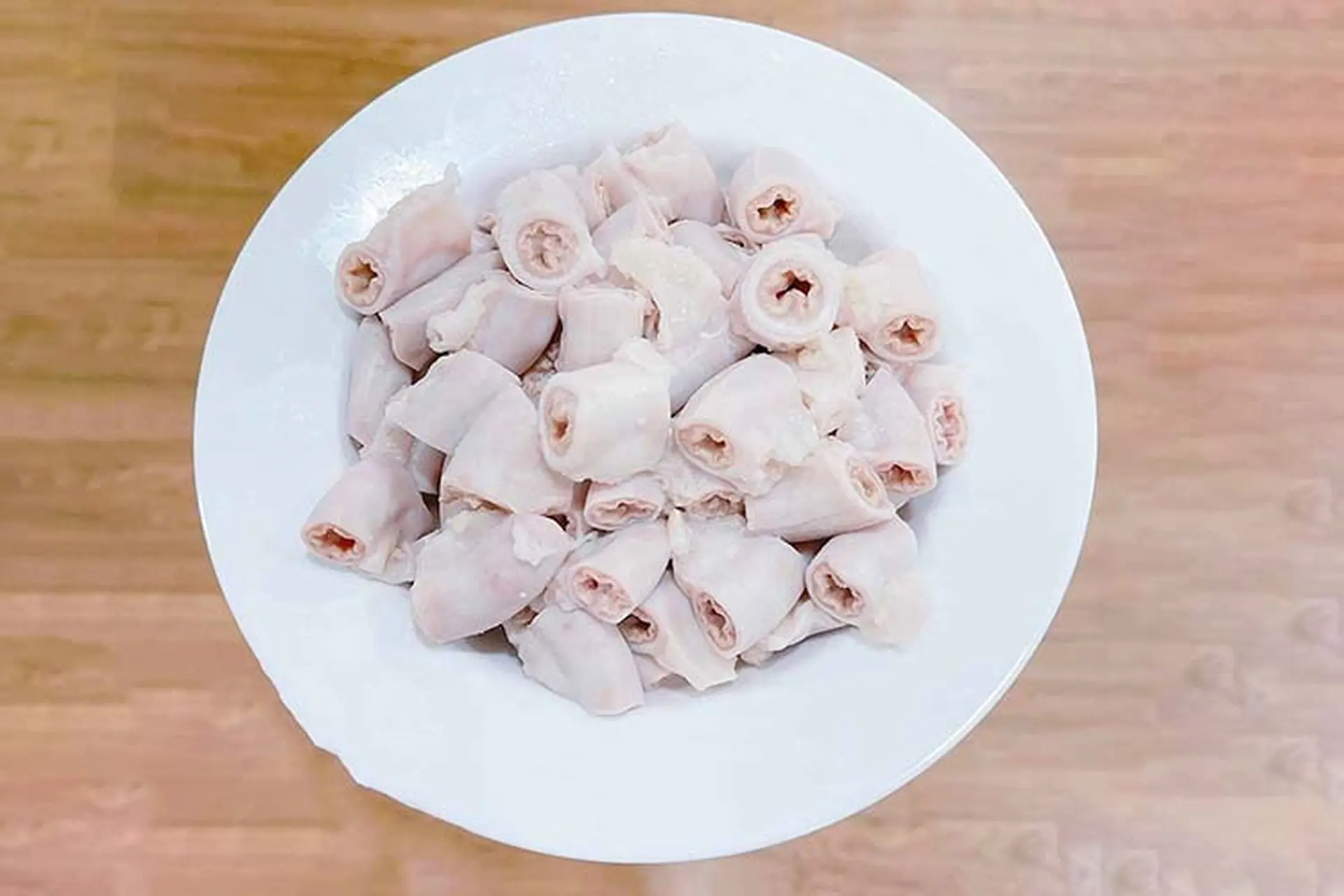 Lòng se điếu là gì? Cách sơ chế và luộc lòng se điếu ngon đúng chuẩn nhà hàng