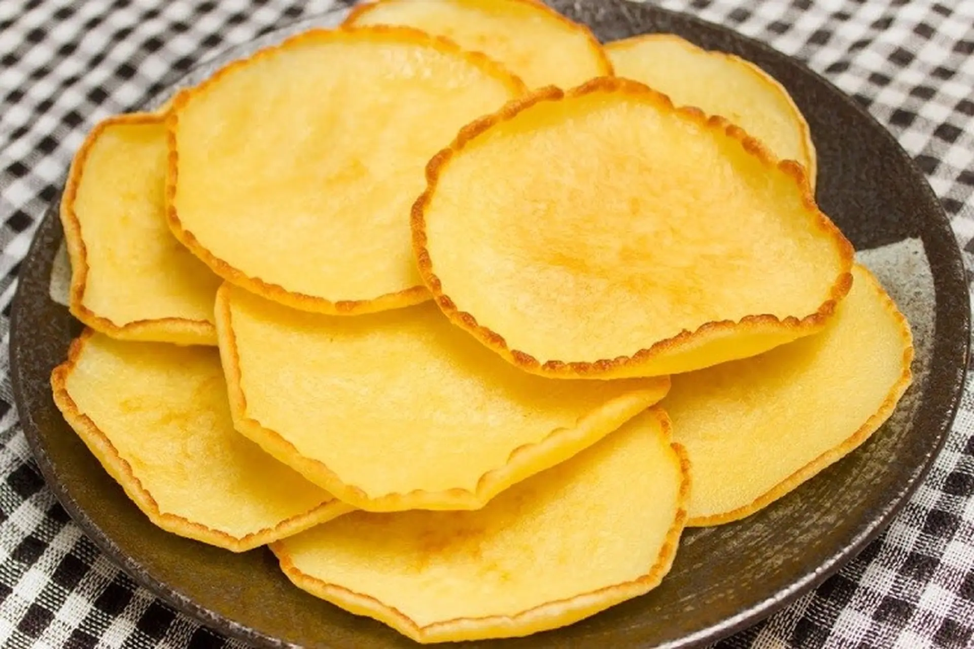 Hướng dẫn 2 cách làm bánh bột mì ăn vặt ngon và đơn giản, không phải ai cũng biết 