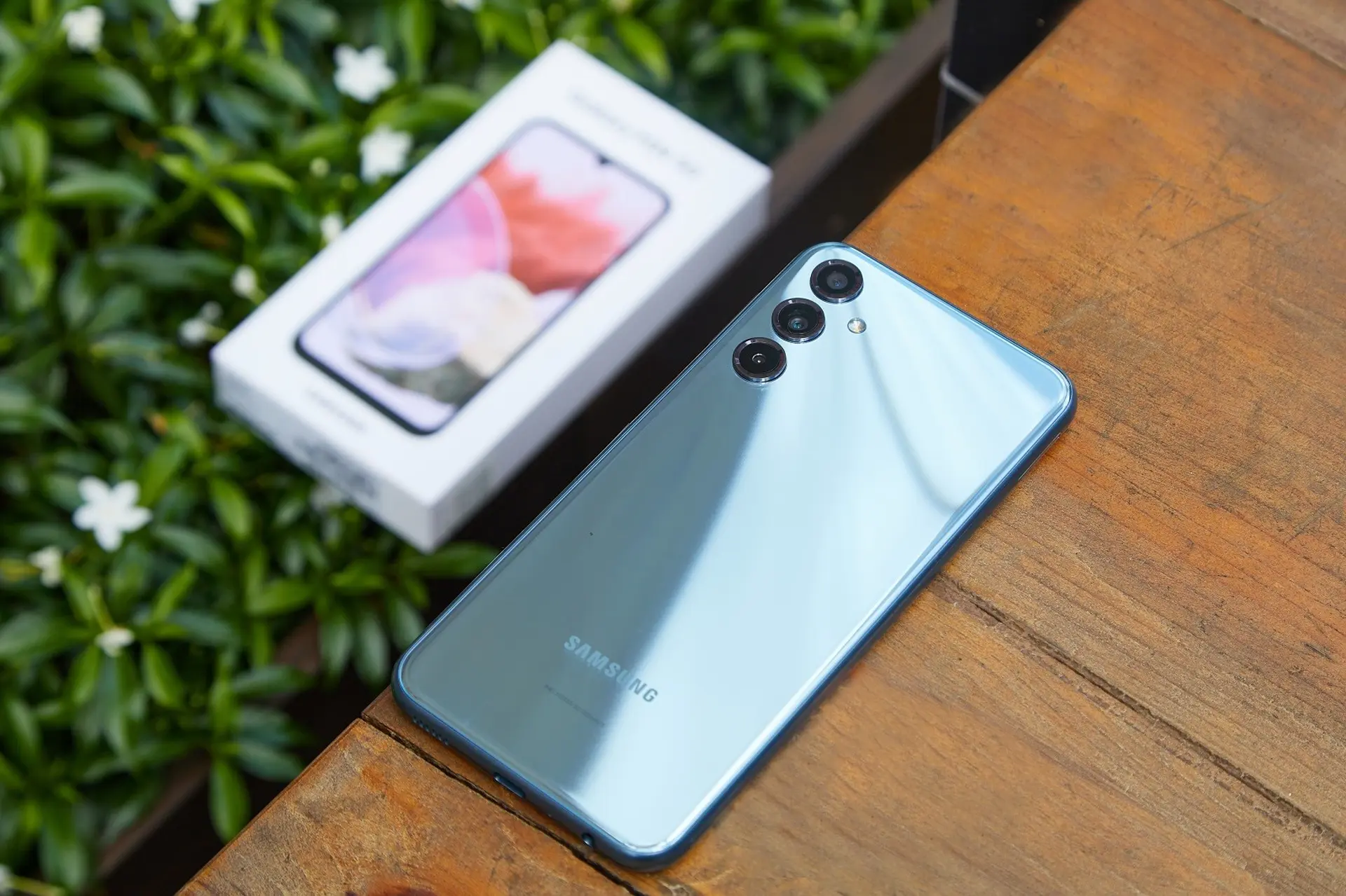 Lương về “lên đời” ngay điện thoại cũ của ba mẹ bằng Samsung Galaxy M34 5G mạnh mượt, bền bỉ