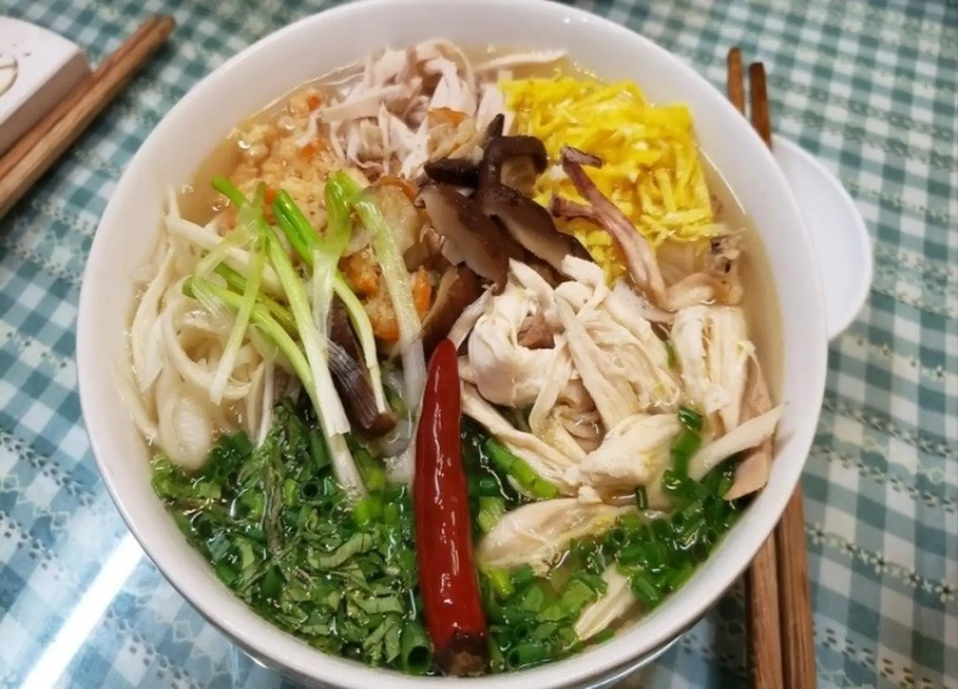 Khám phá món bún thang với những bí quyết nấu ăn thơm ngon mà ai cũng nên thử
